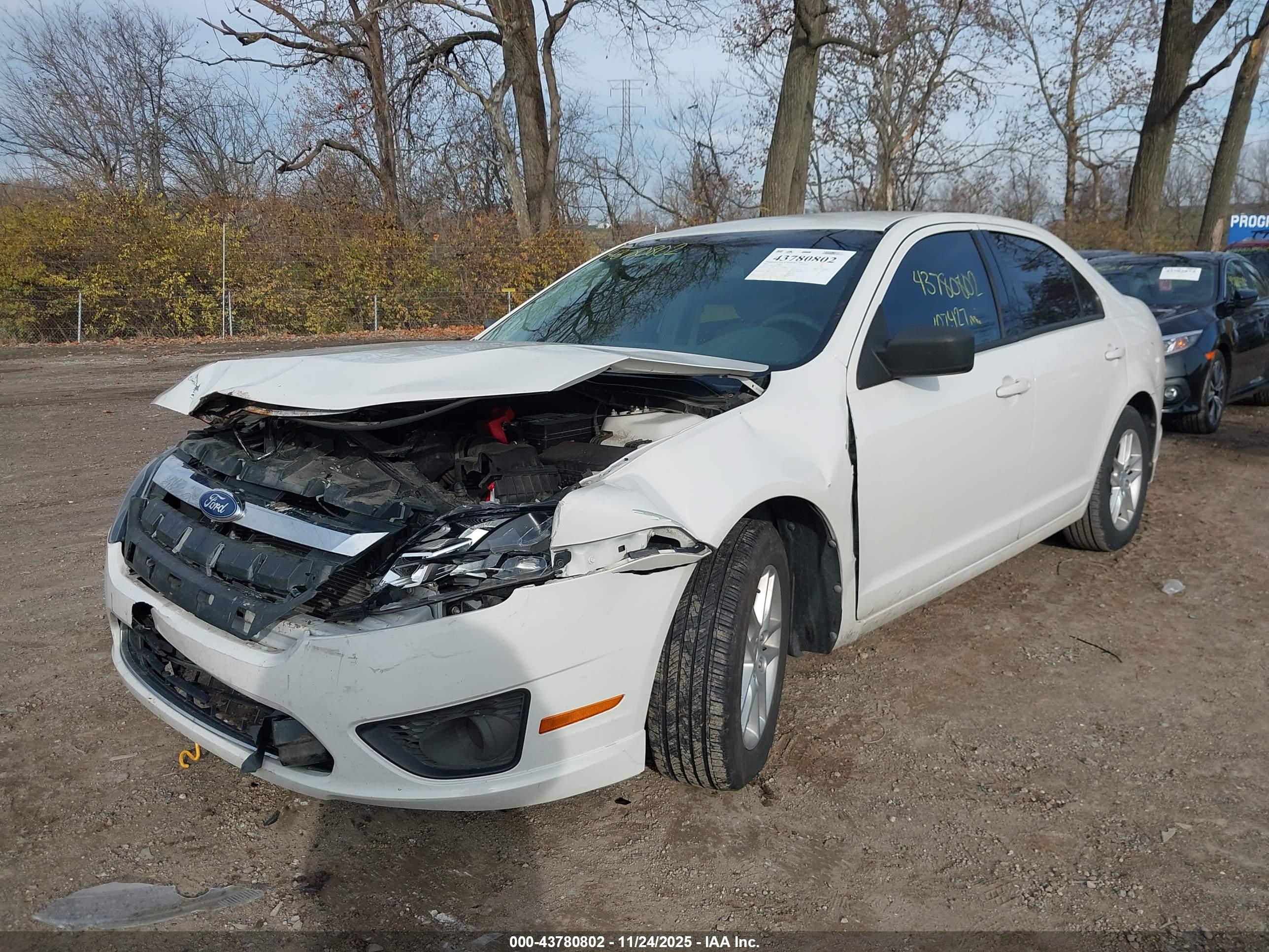FORD FUSION image 6