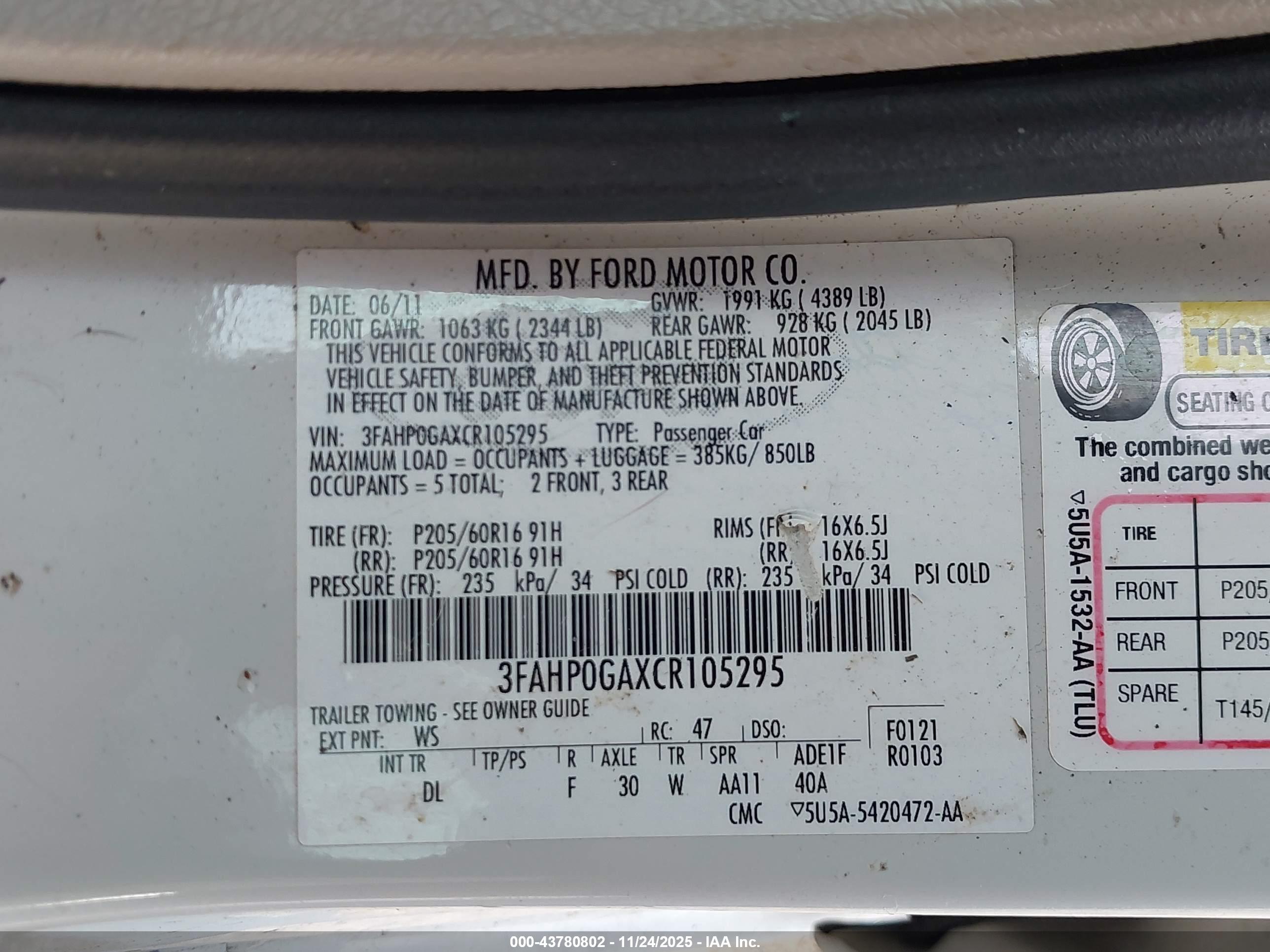 FORD FUSION image 9