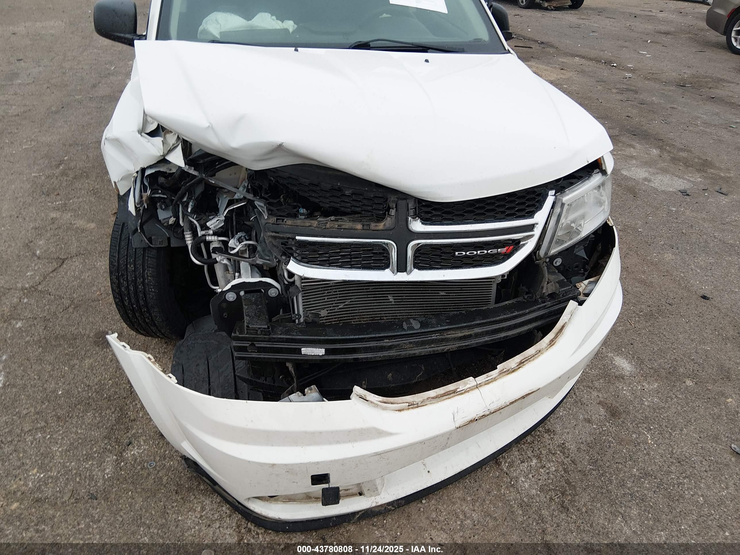 DODGE JOURNEY image 6