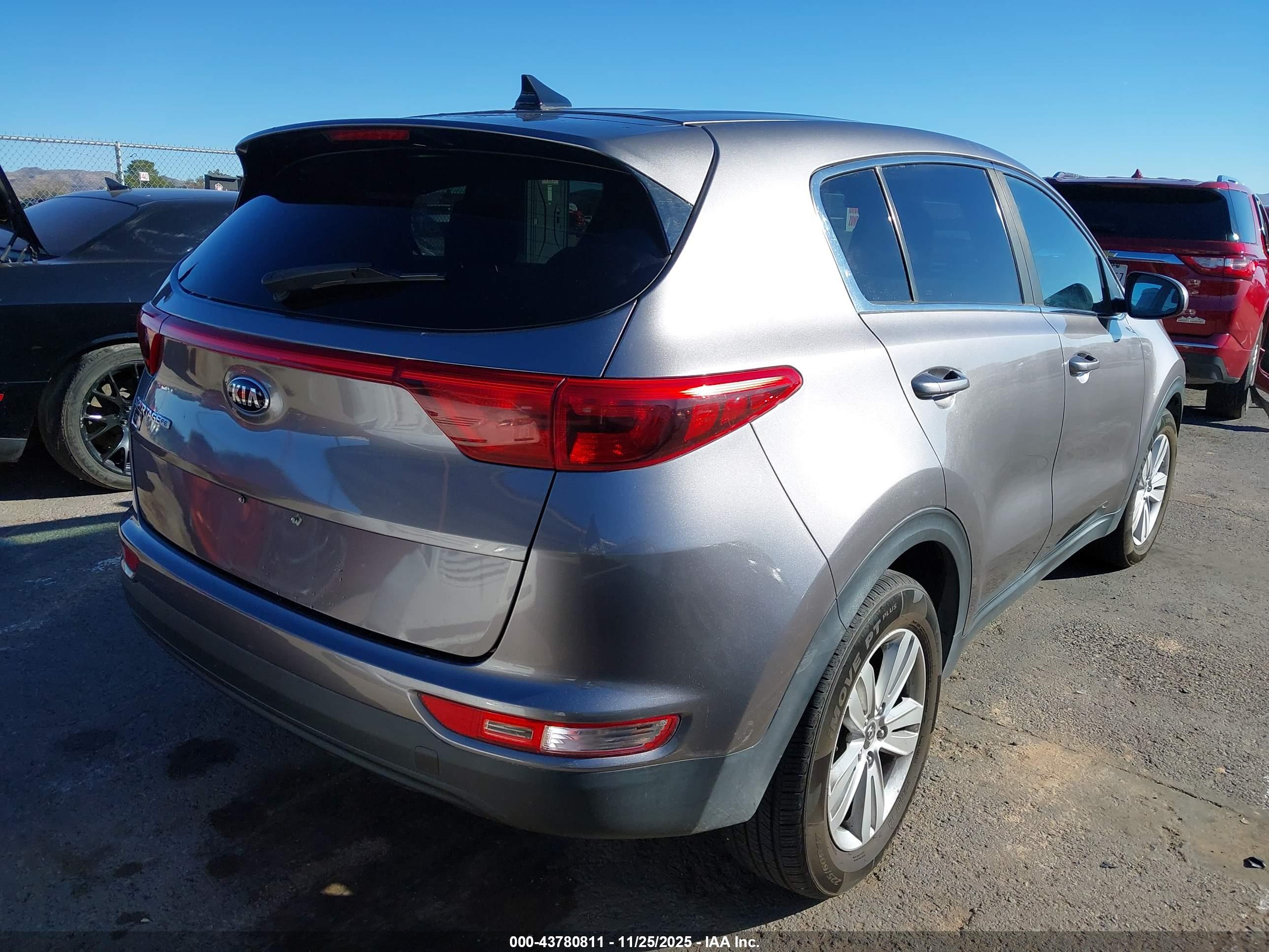 KIA SPORTAGE image 4