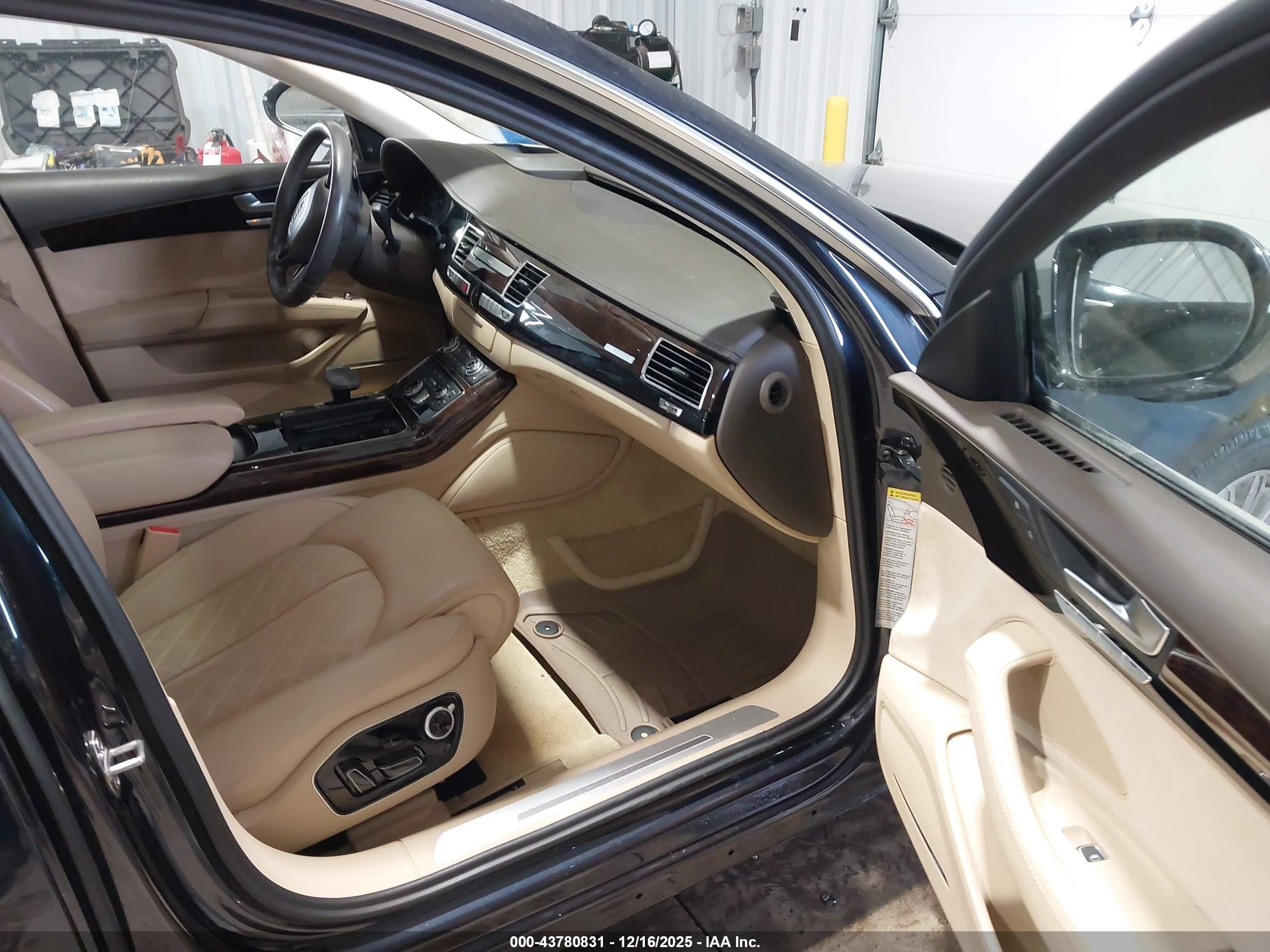 AUDI A8 image 5