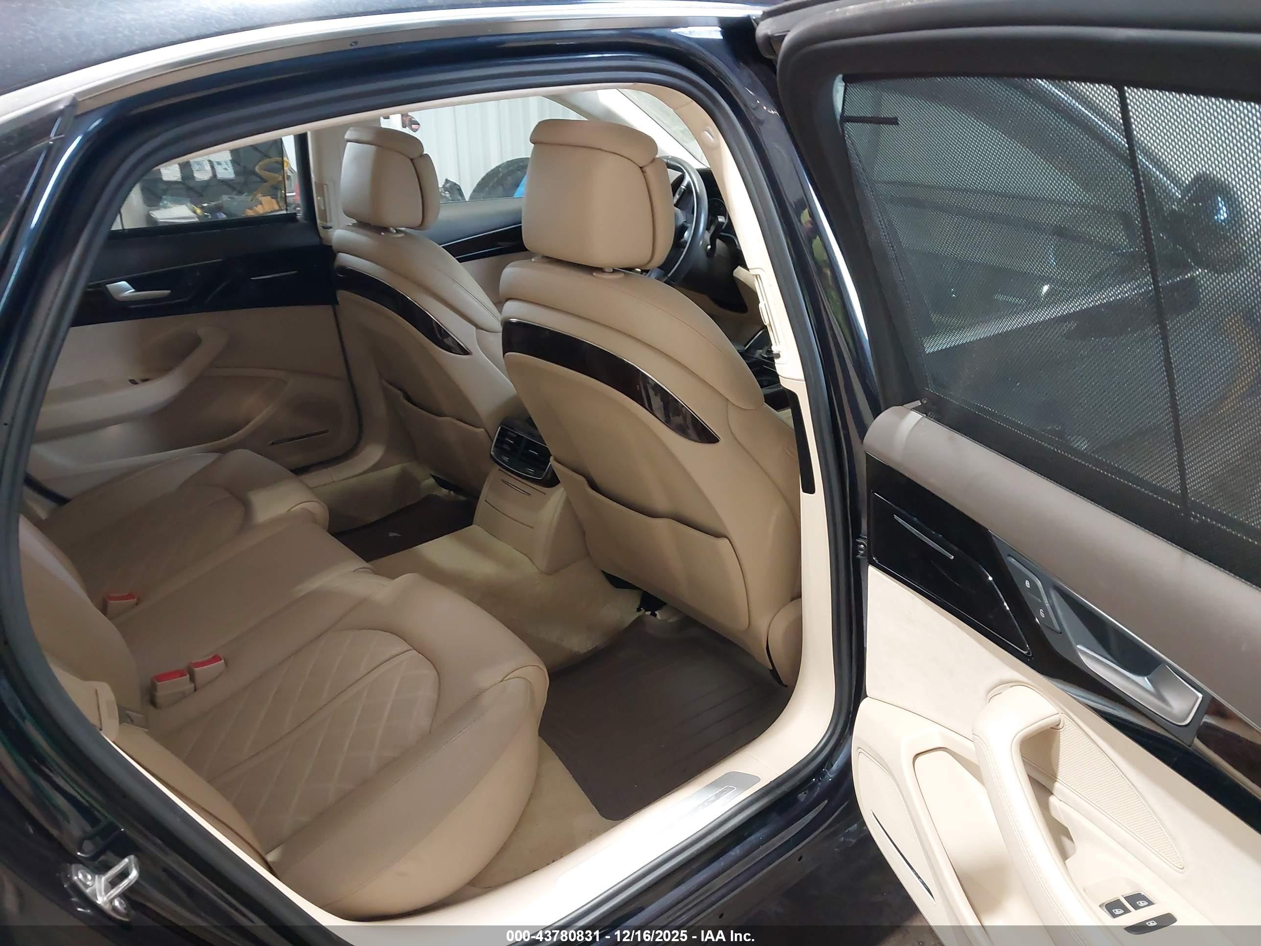 AUDI A8 image 8