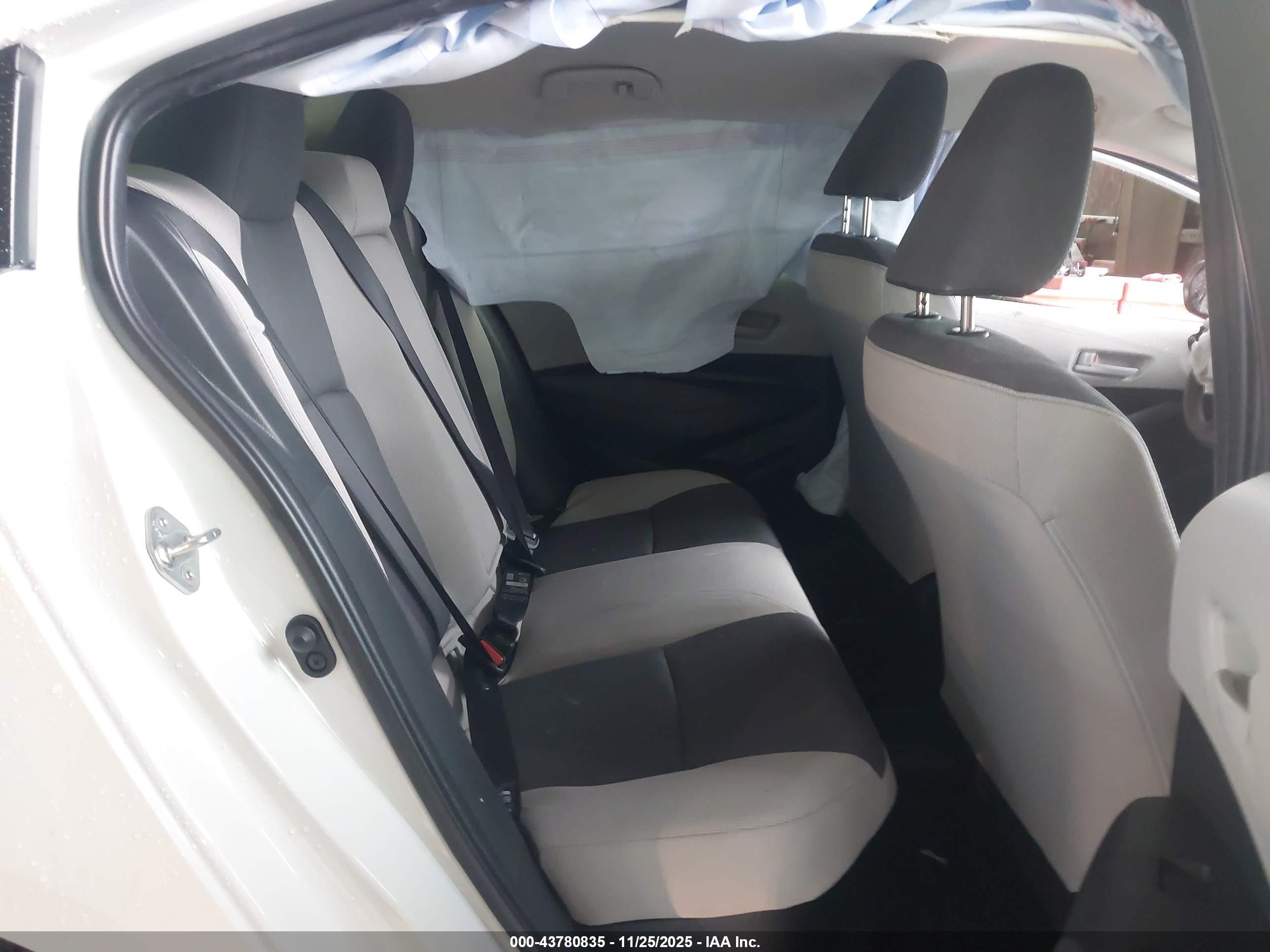 TOYOTA COROLLA image 8
