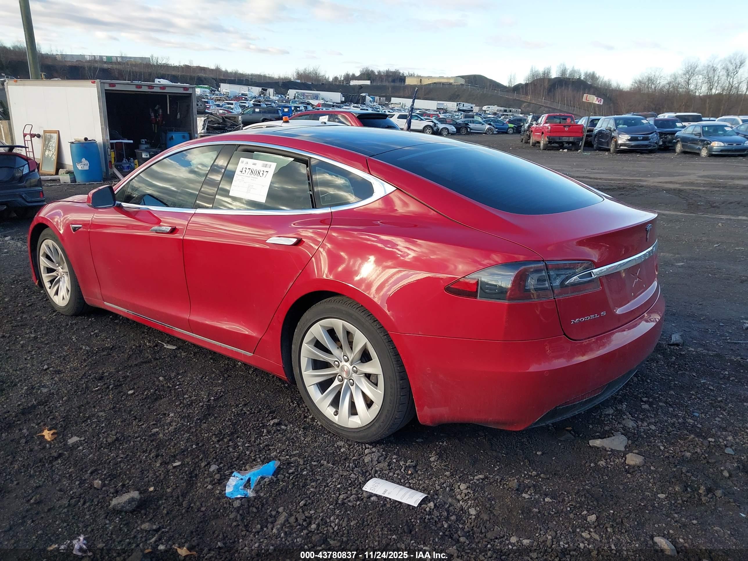 TESLA MODEL image 3