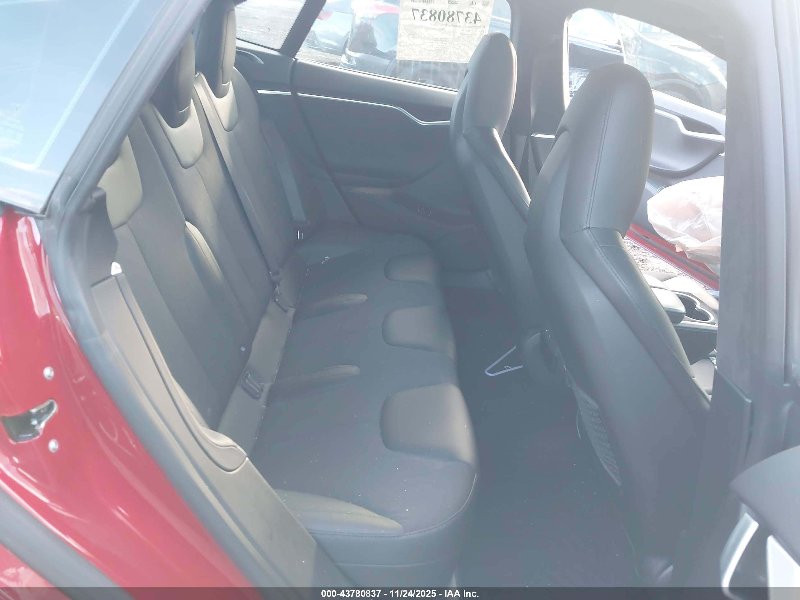 TESLA MODEL image 8