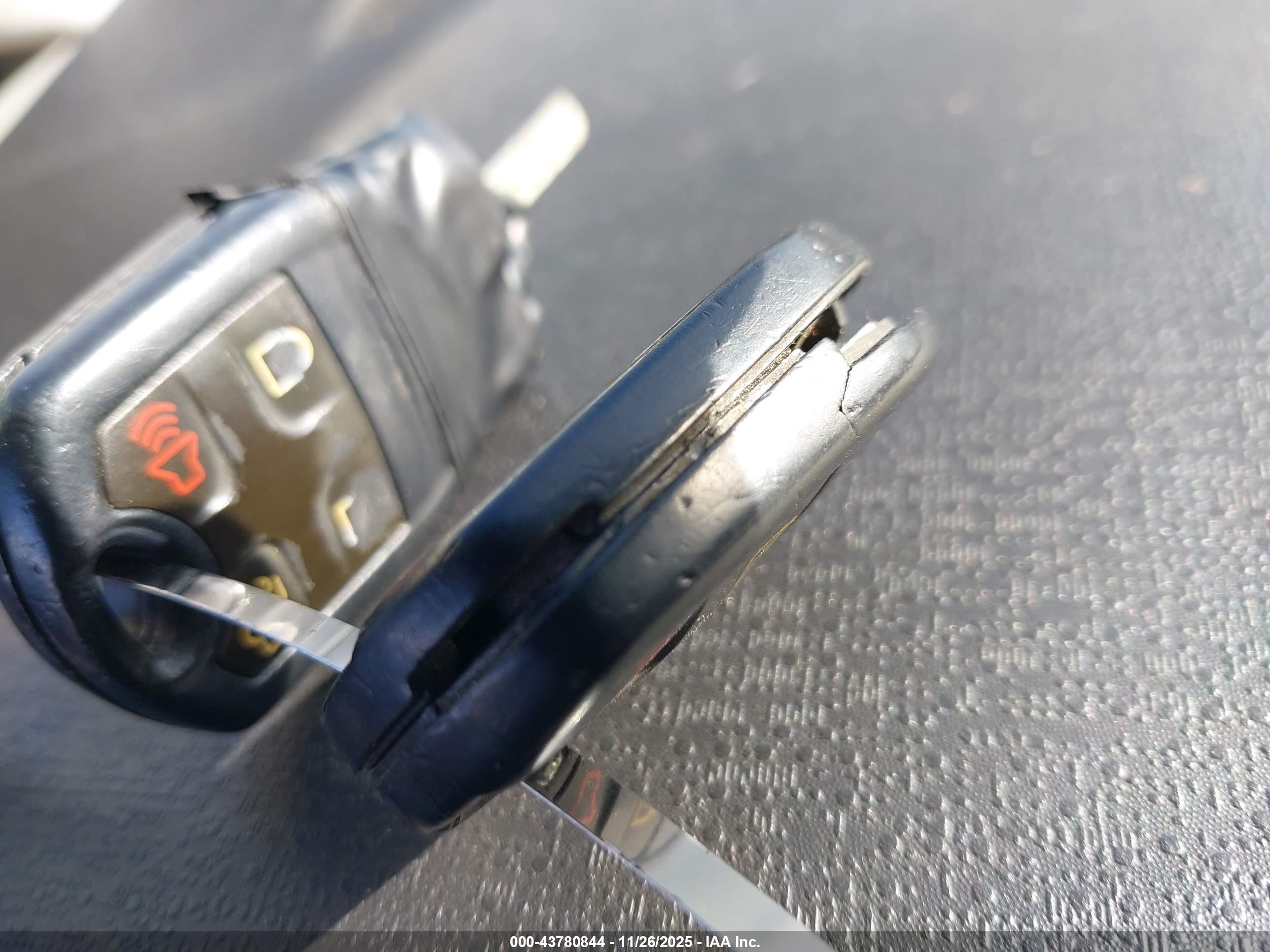 FORD FIESTA image 11