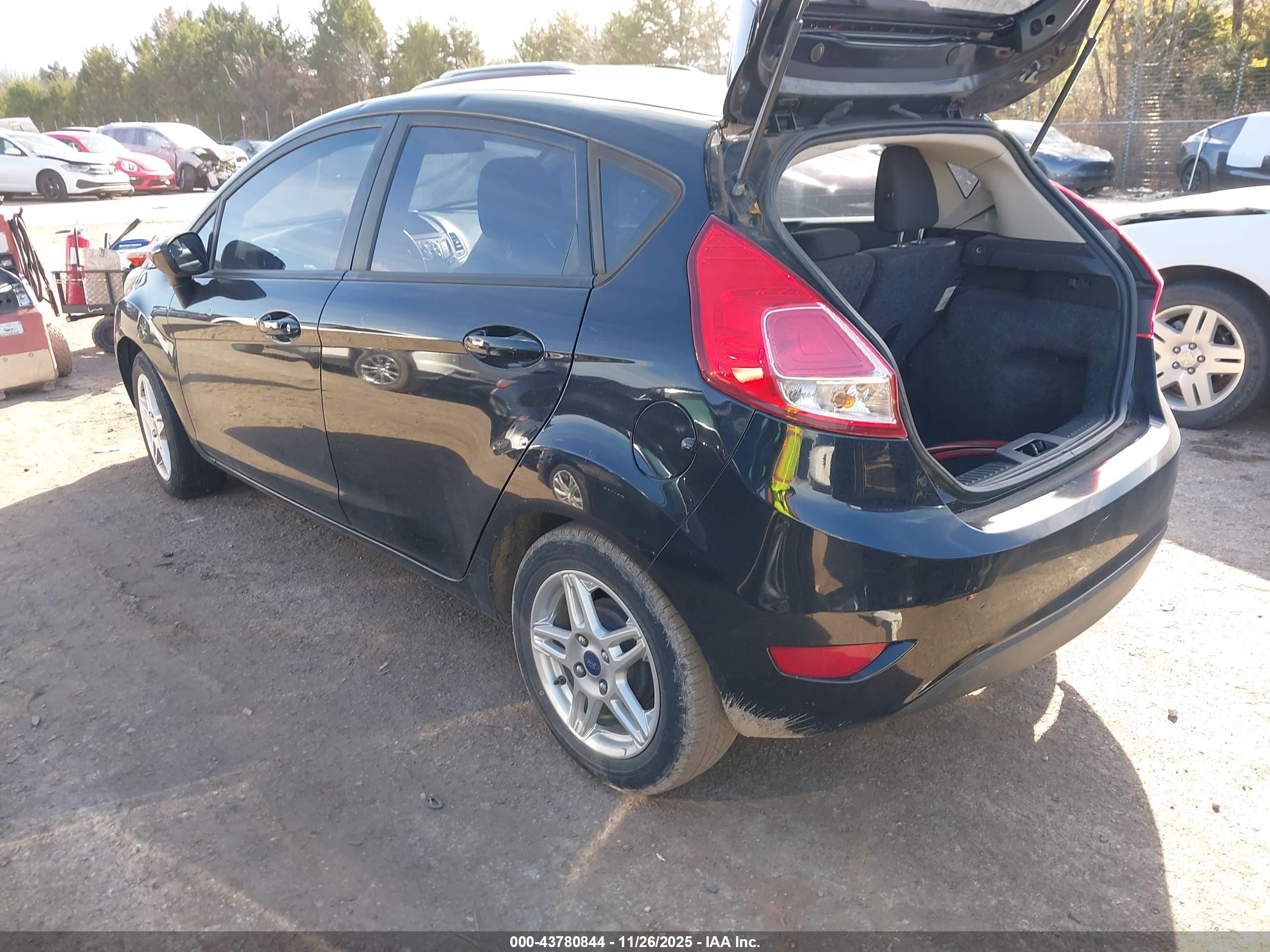 FORD FIESTA image 3