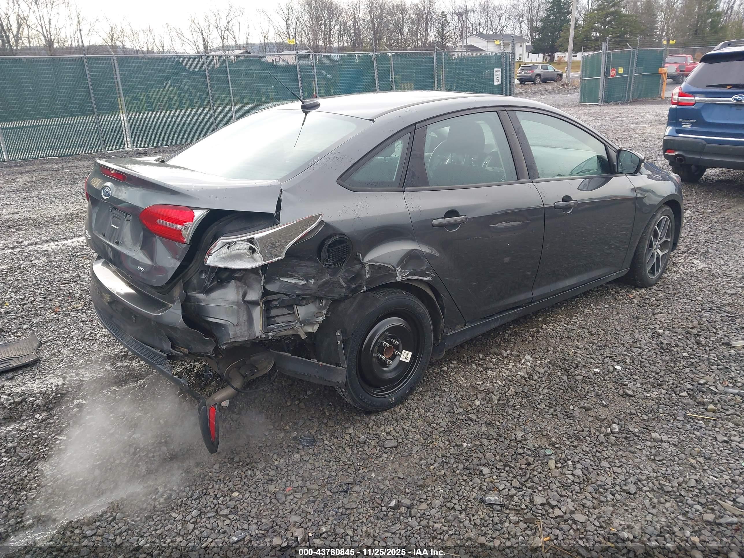 FORD FOCUS image 4
