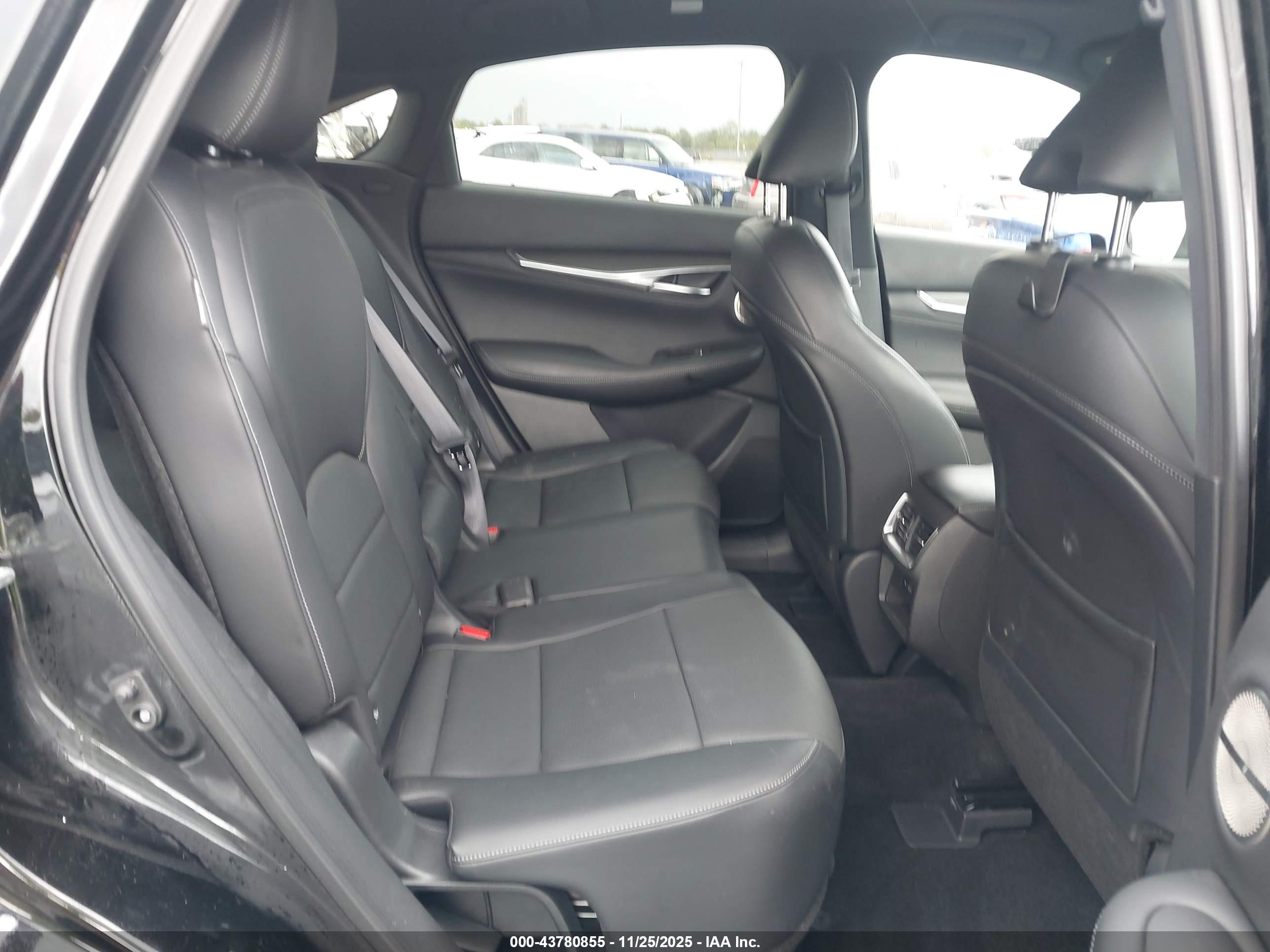 INFINITI QX55 image 8