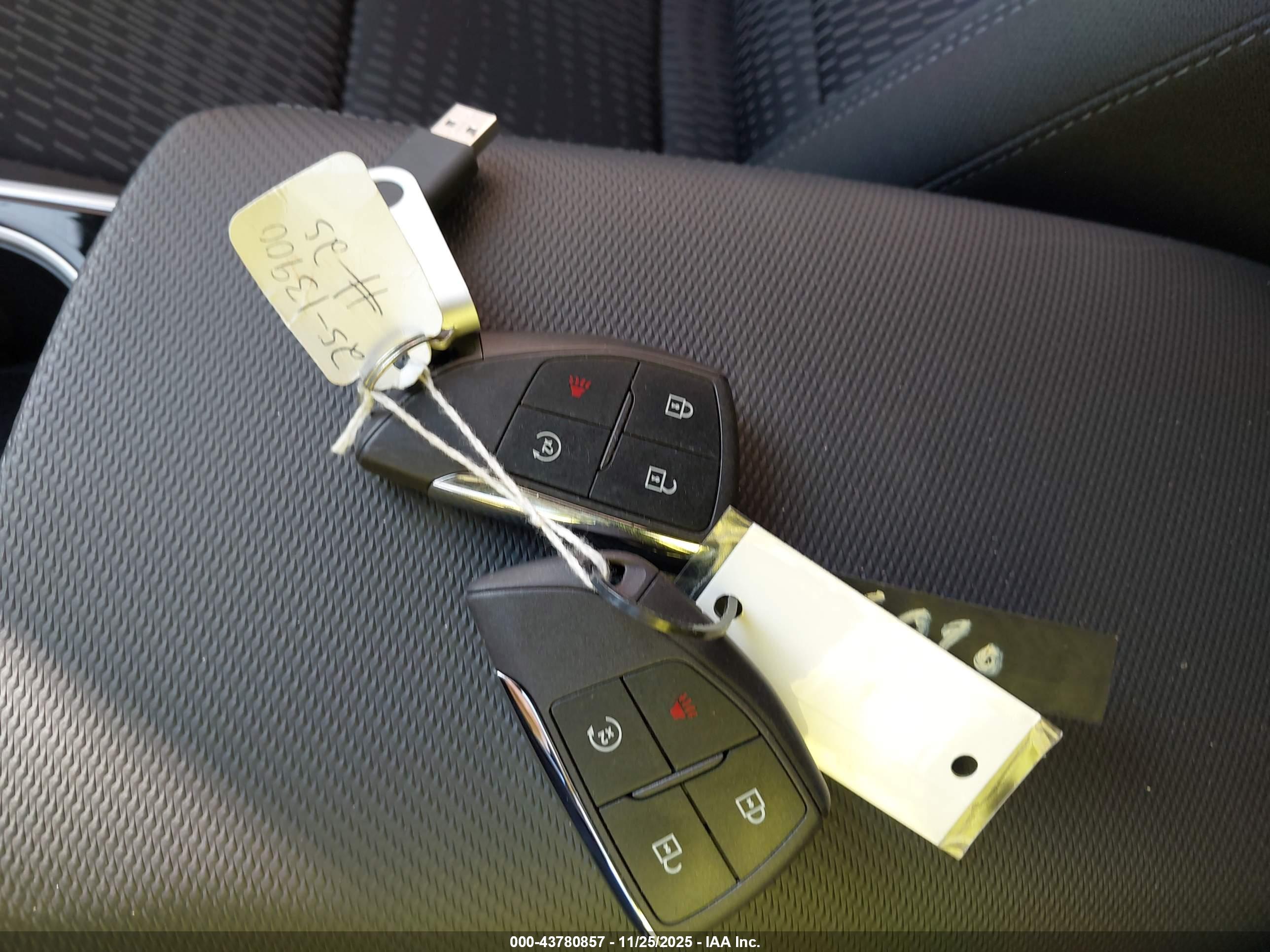 CHEVROLET EQUINOX image 11