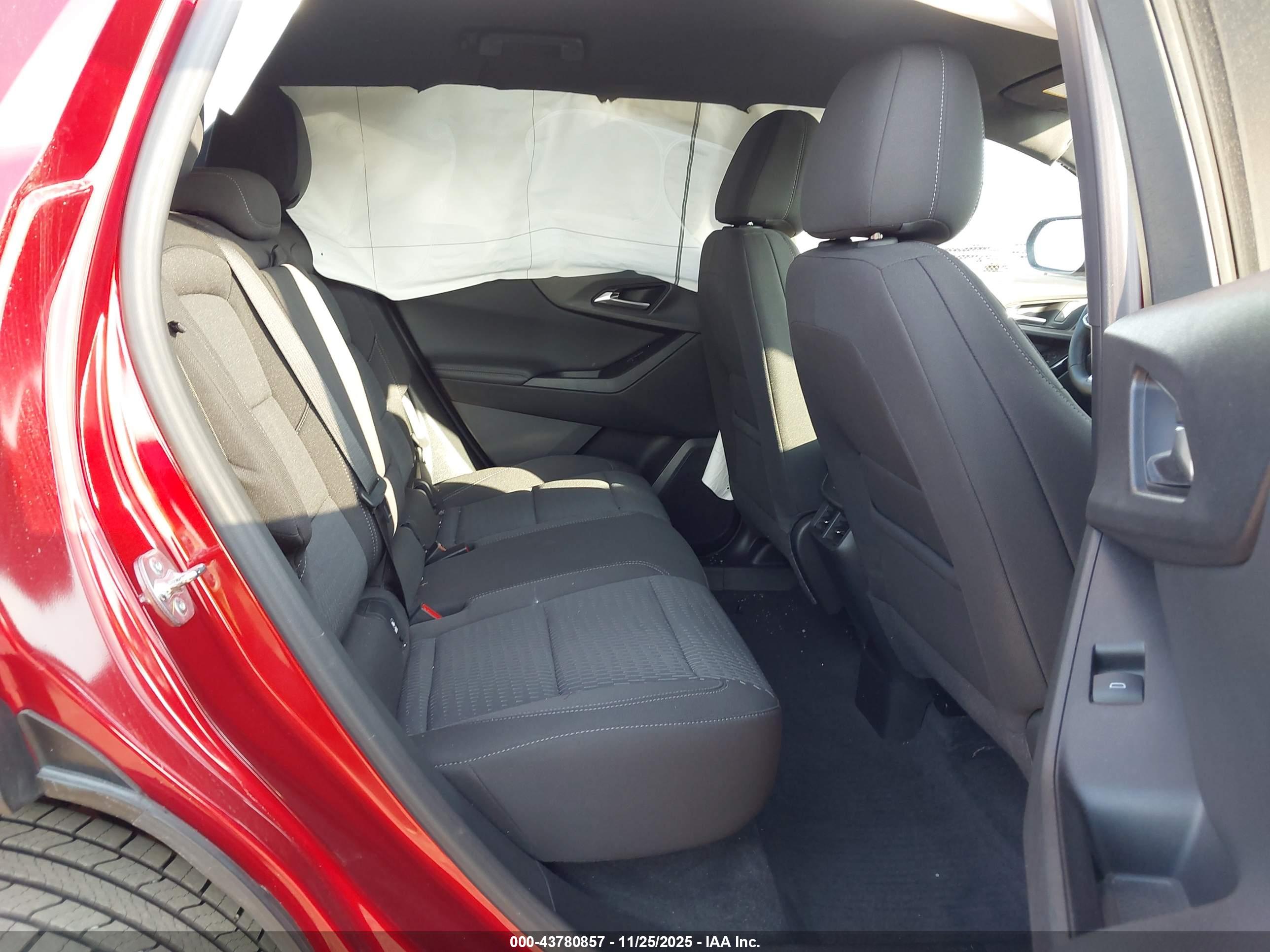 CHEVROLET EQUINOX image 8