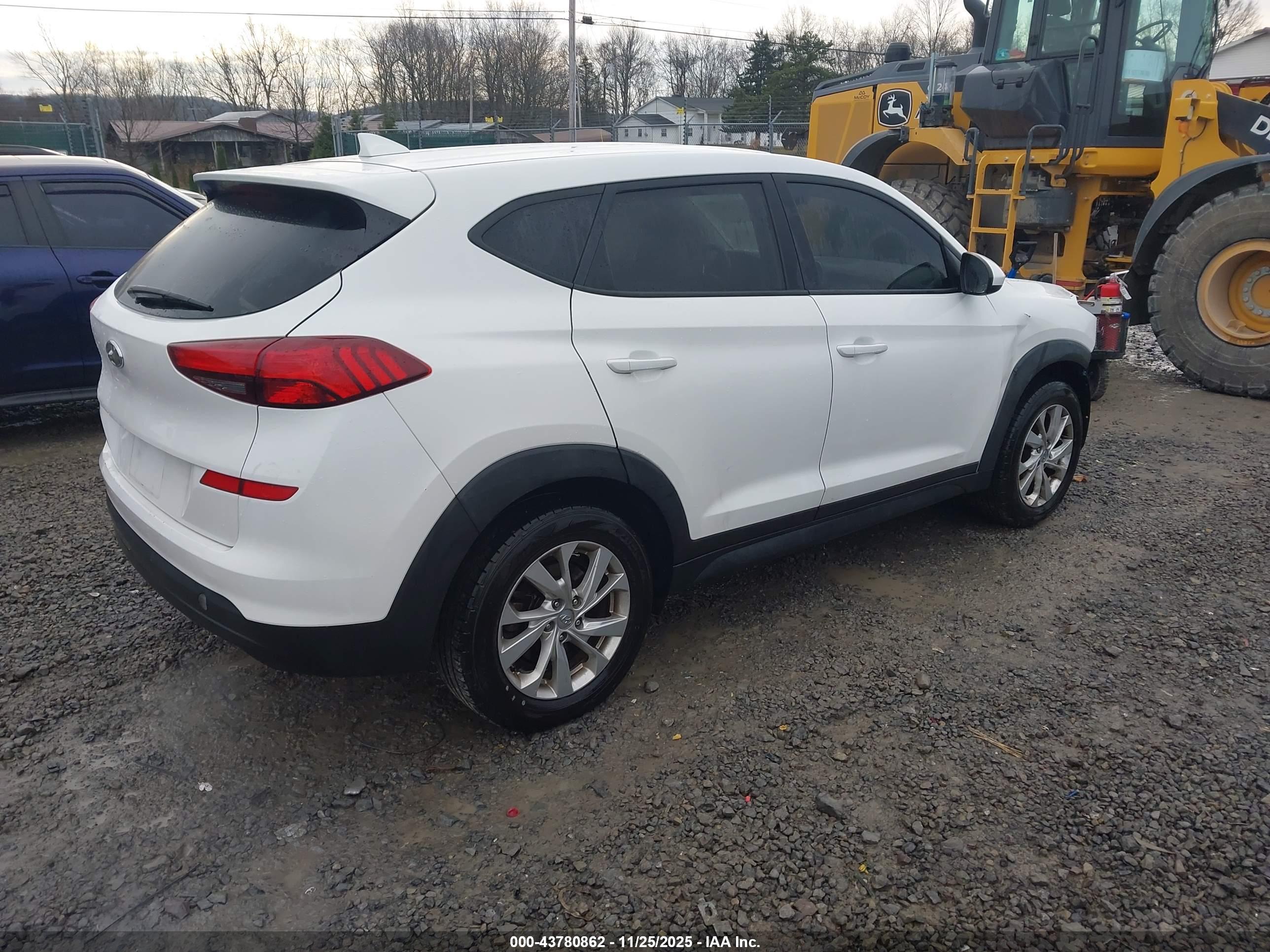 HYUNDAI TUCSON image 4