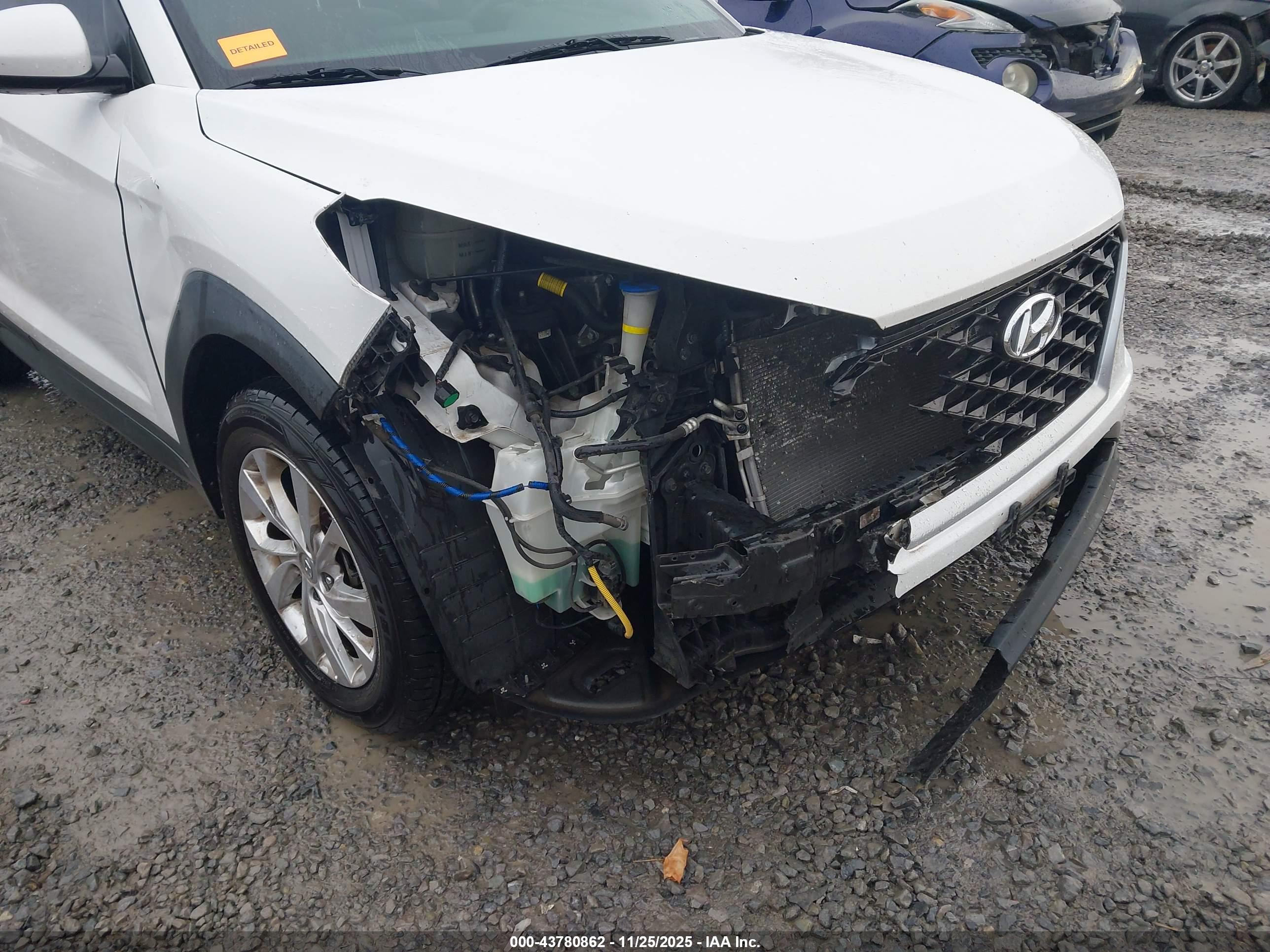 HYUNDAI TUCSON image 6