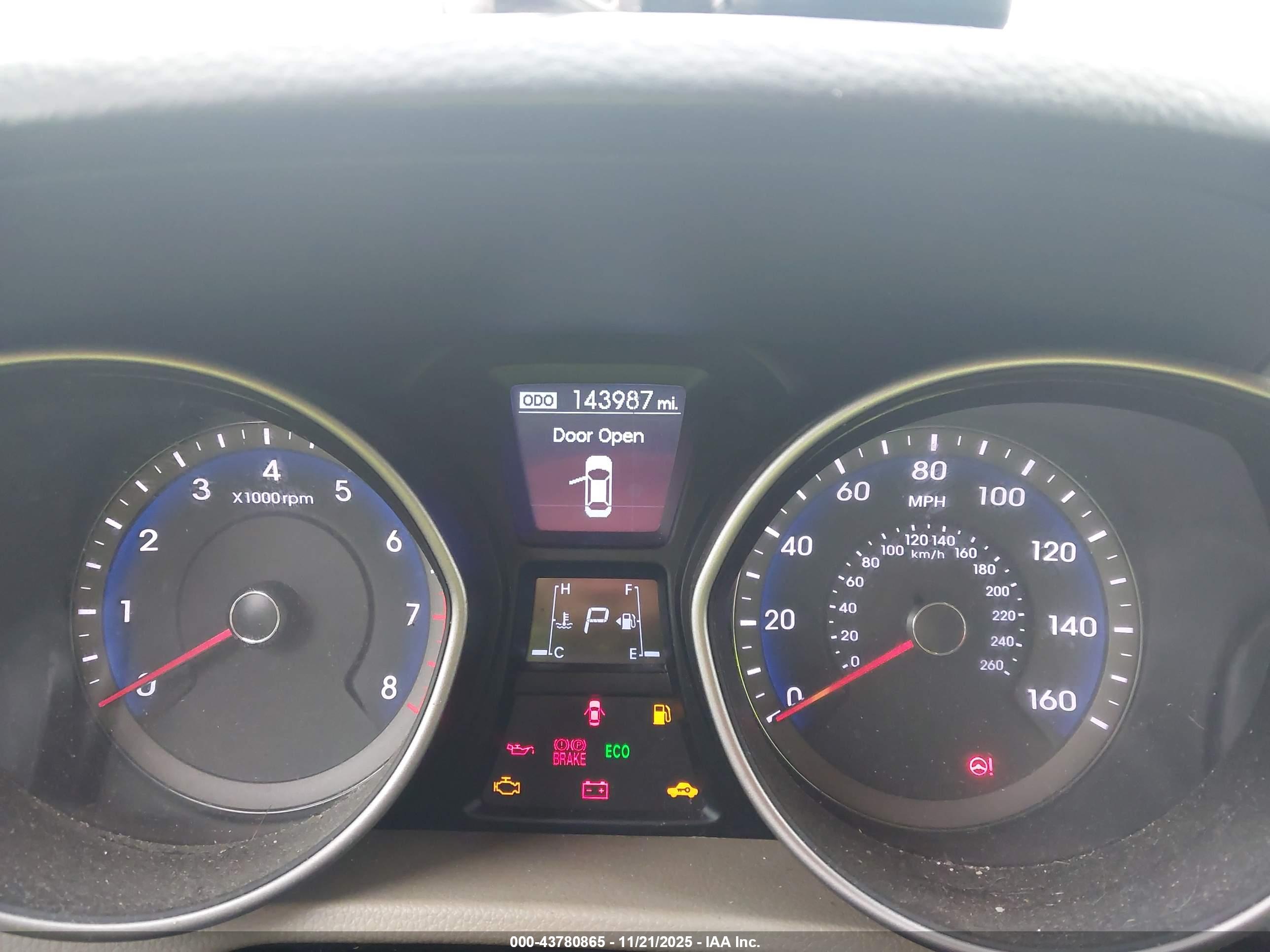 HYUNDAI ELANTRA image 7