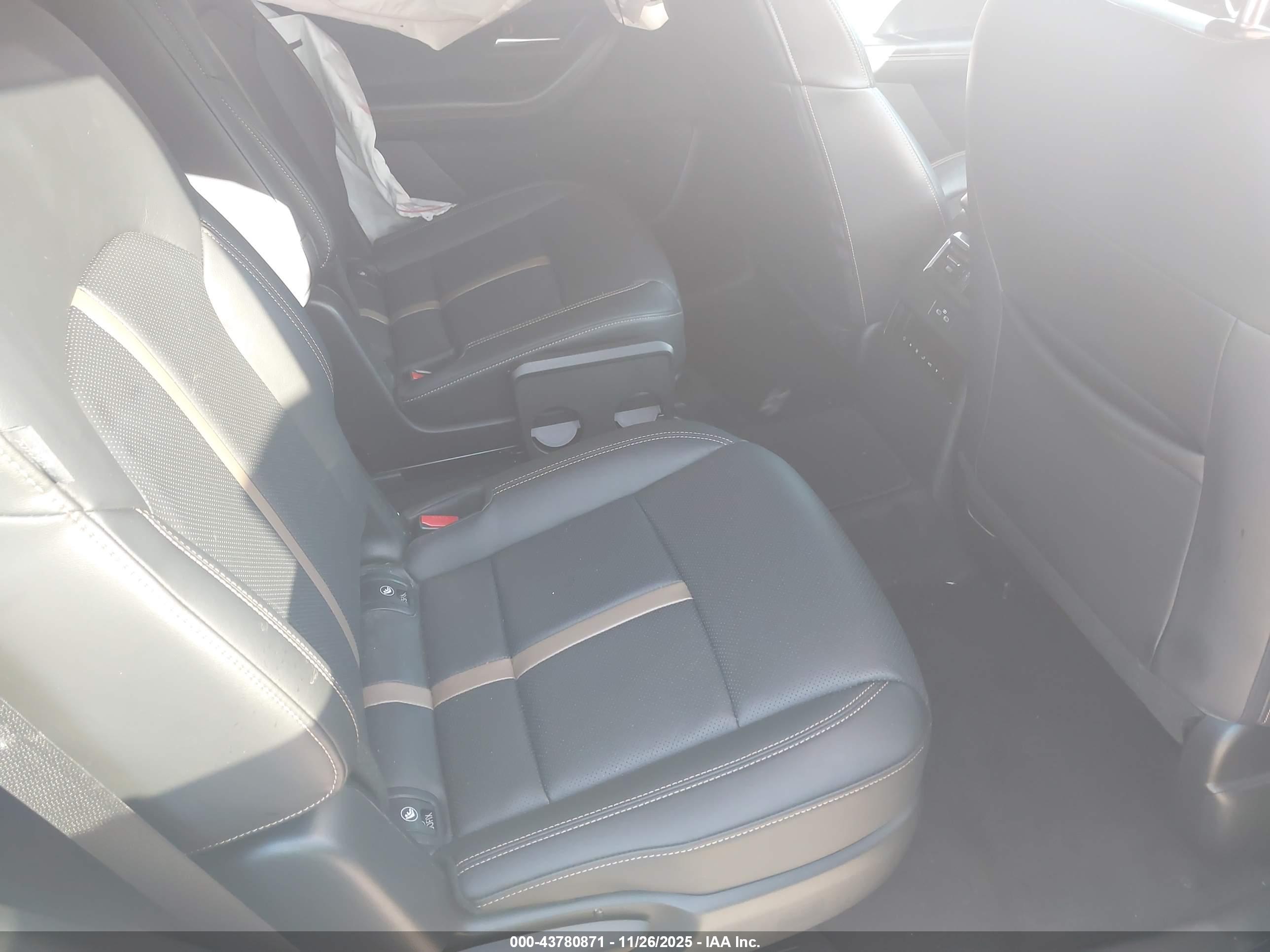 MAZDA CX-90 image 8