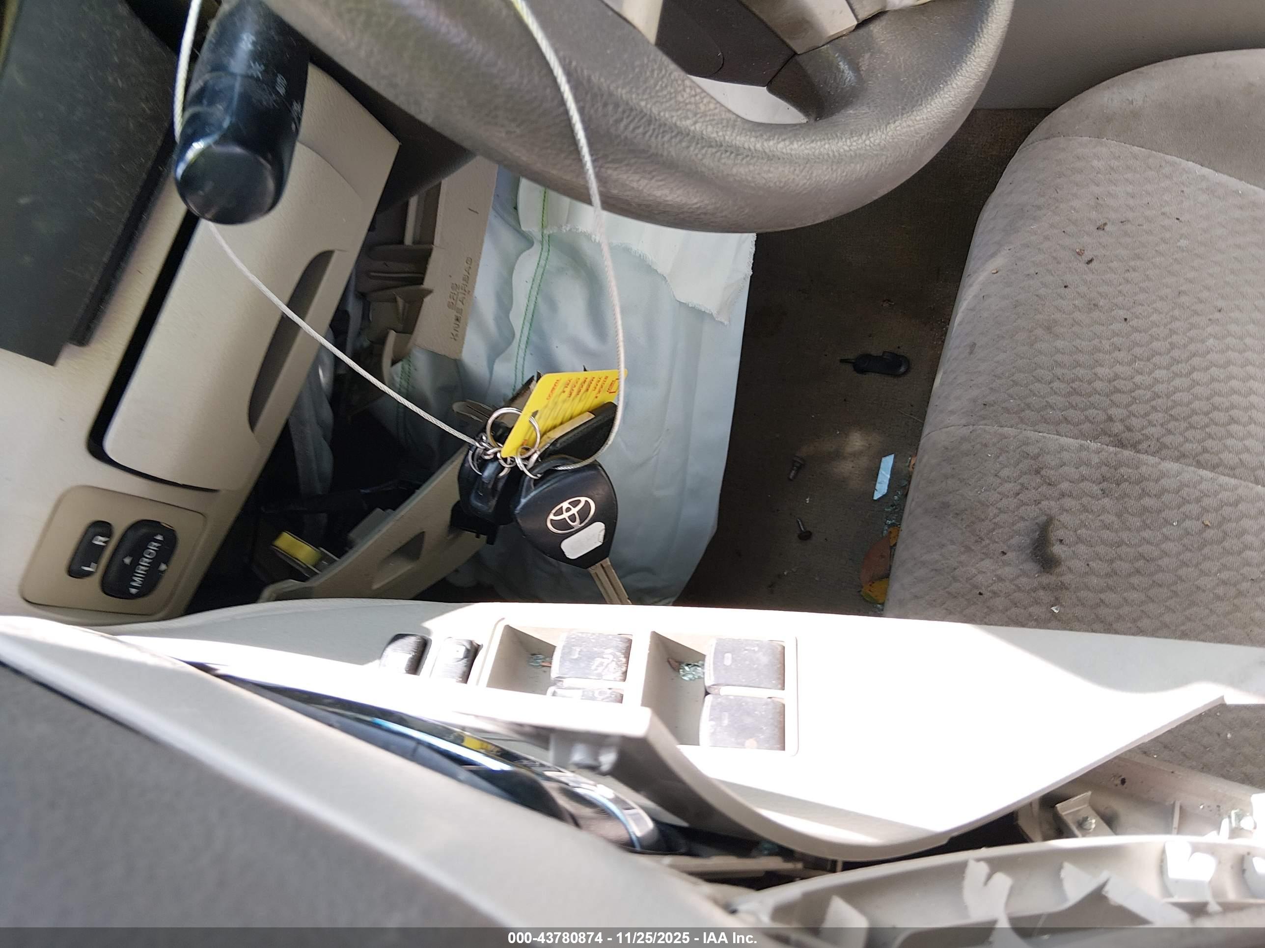 TOYOTA CAMRY image 11