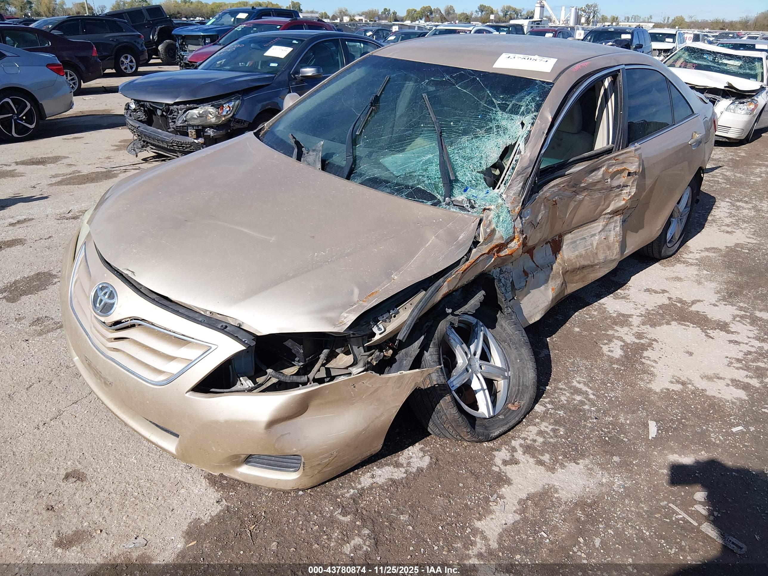 TOYOTA CAMRY image 6