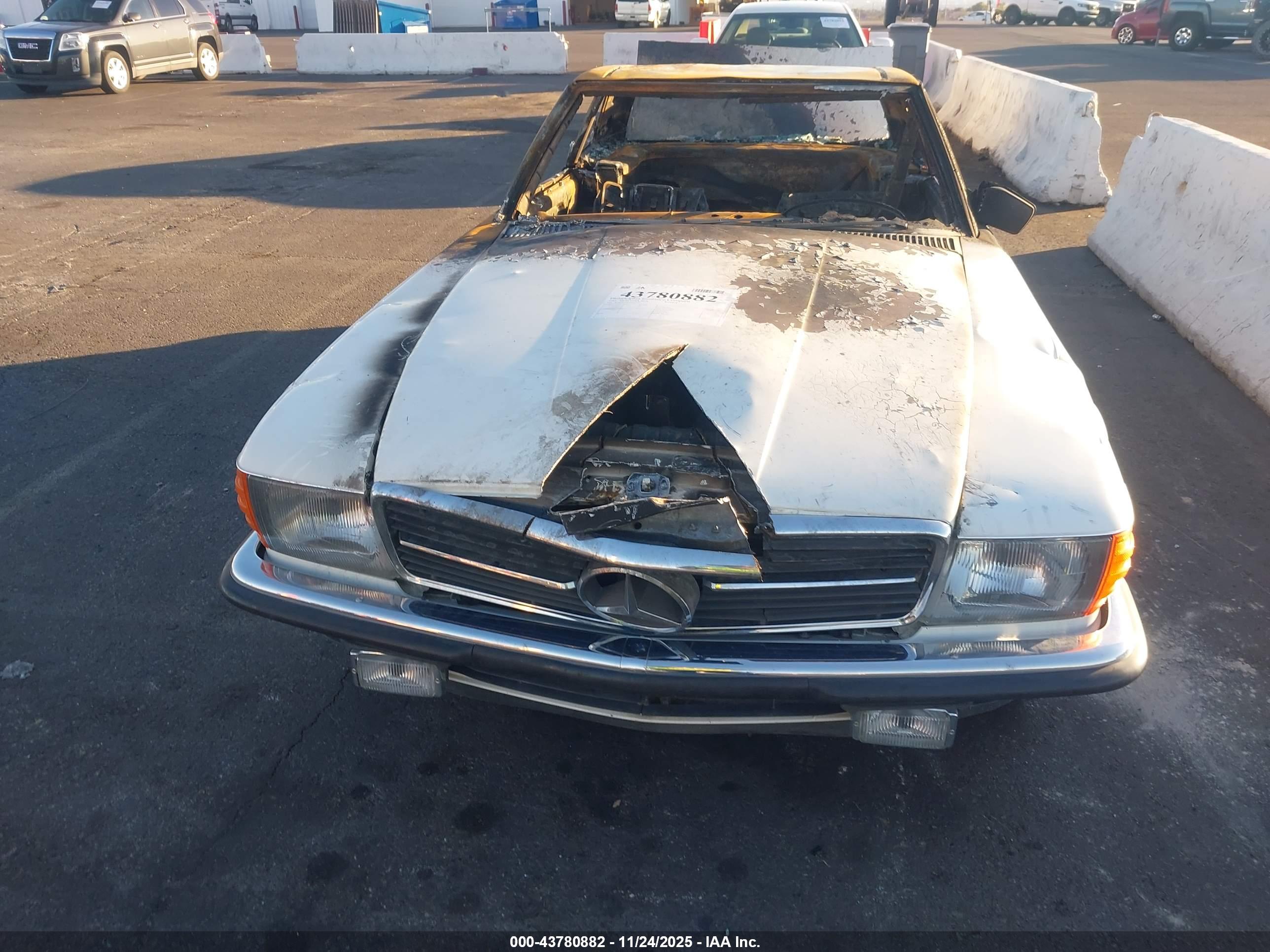 MERCEDES BENZ image 6