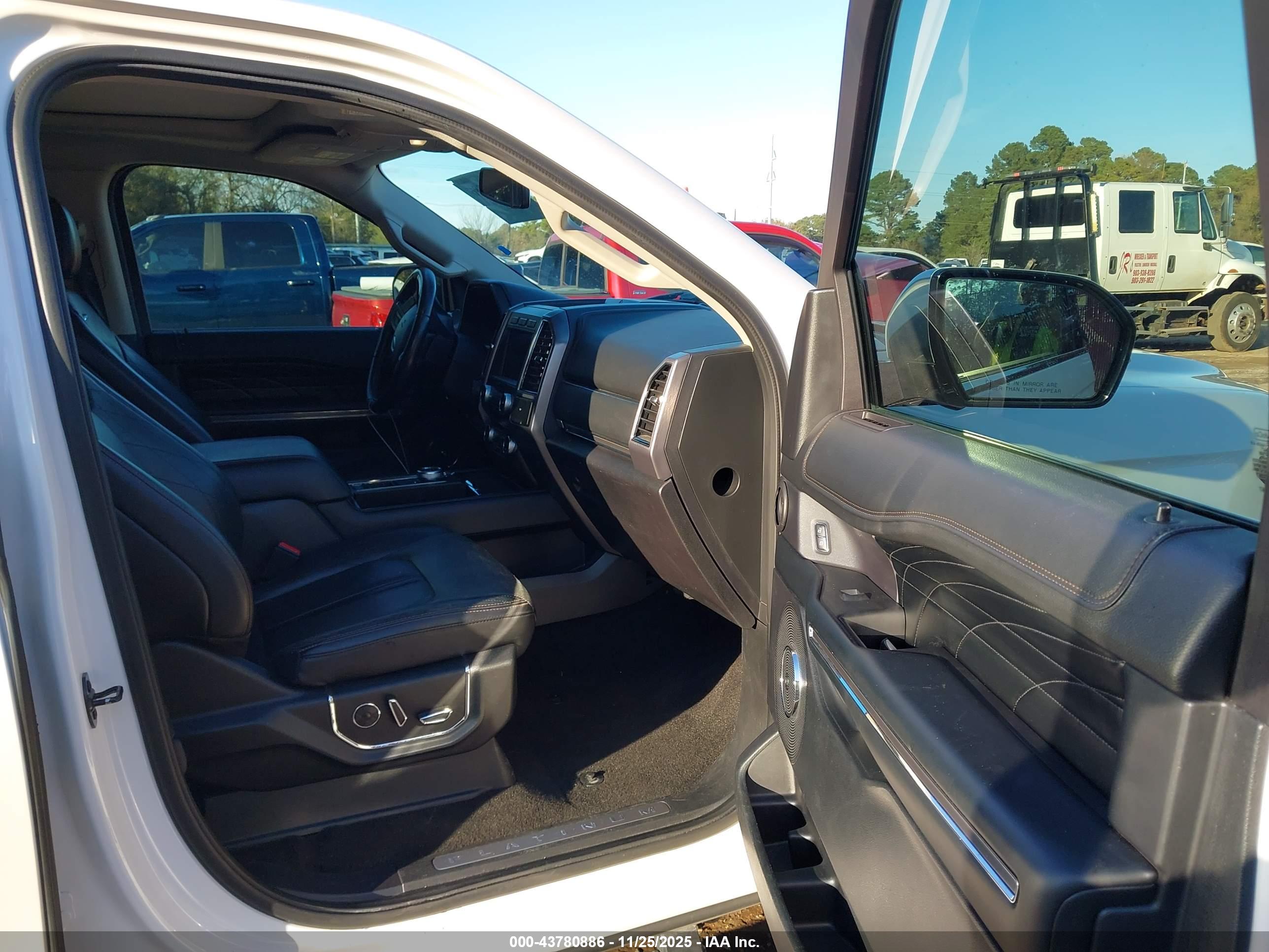 FORD EXPEDITION image 5