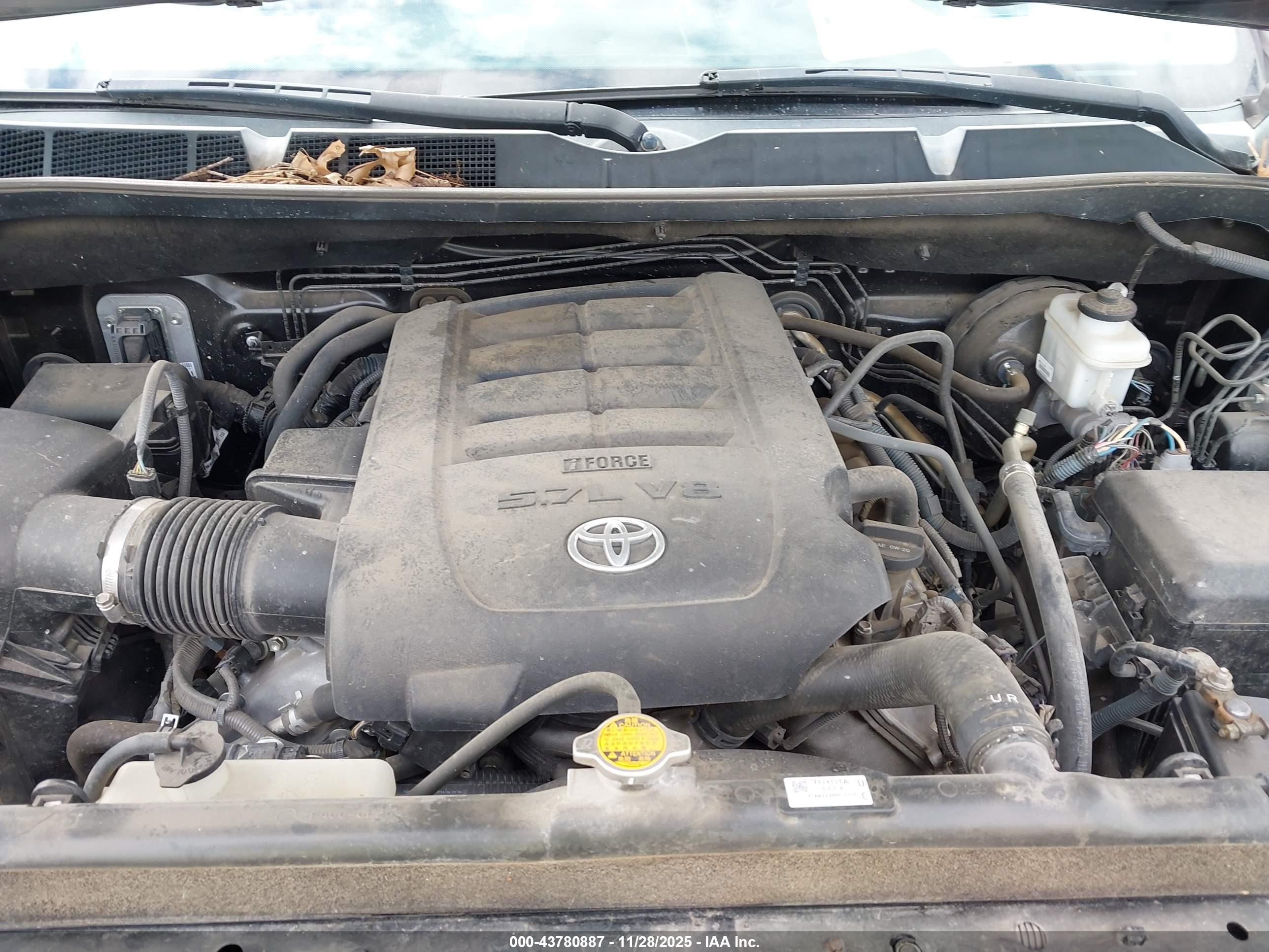 TOYOTA TUNDRA image 10
