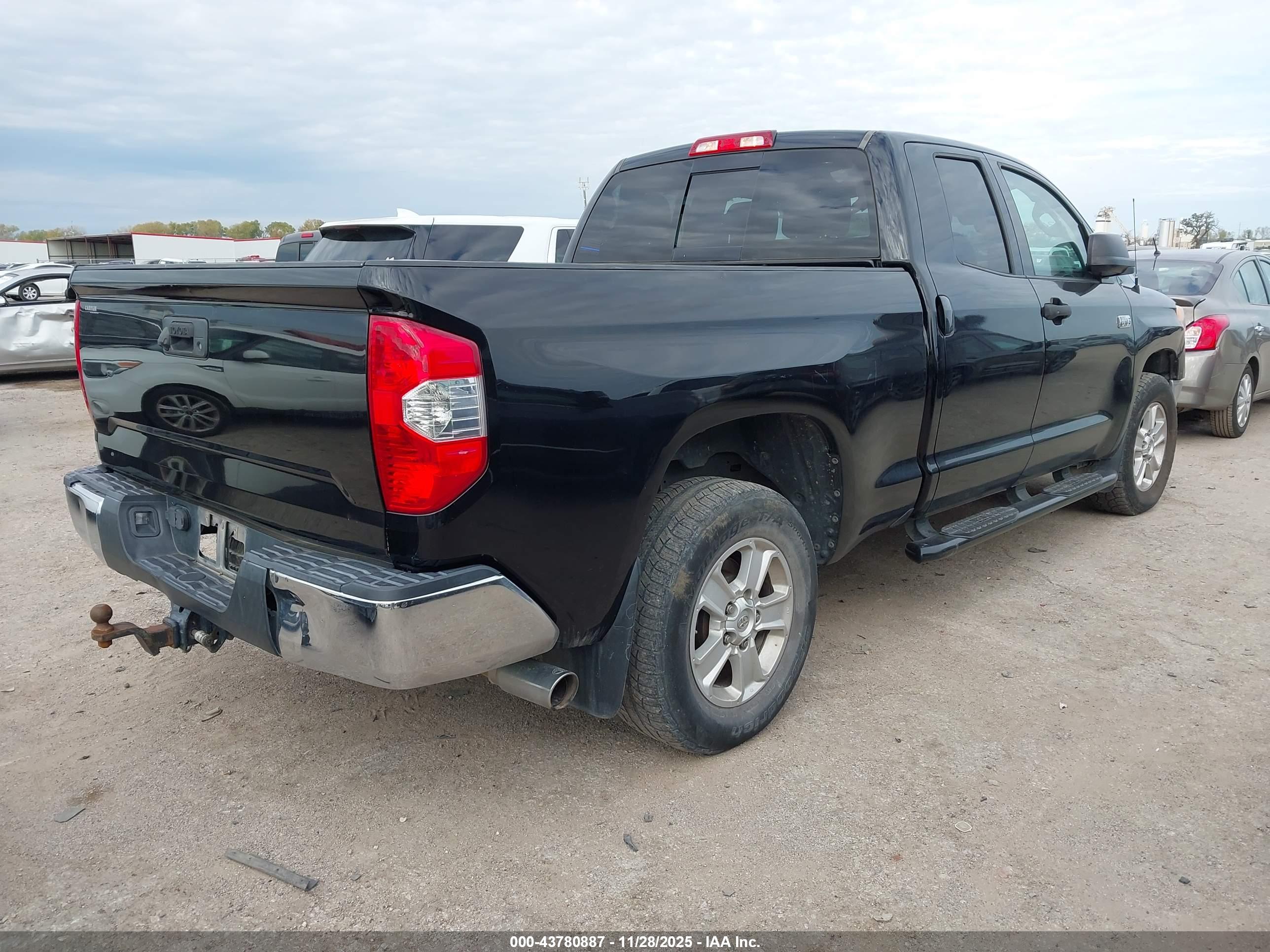 TOYOTA TUNDRA image 4