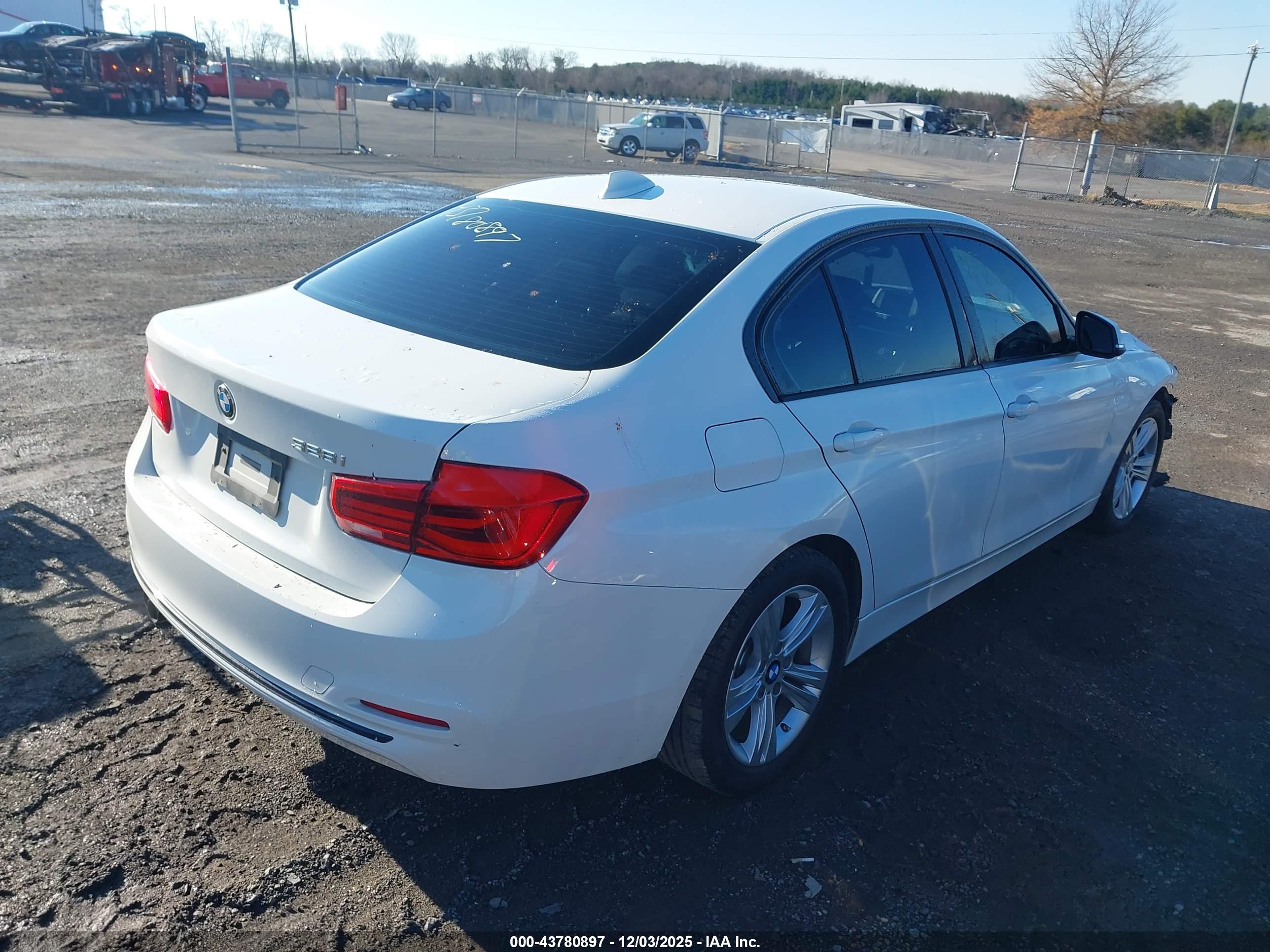 BMW 328I image 4