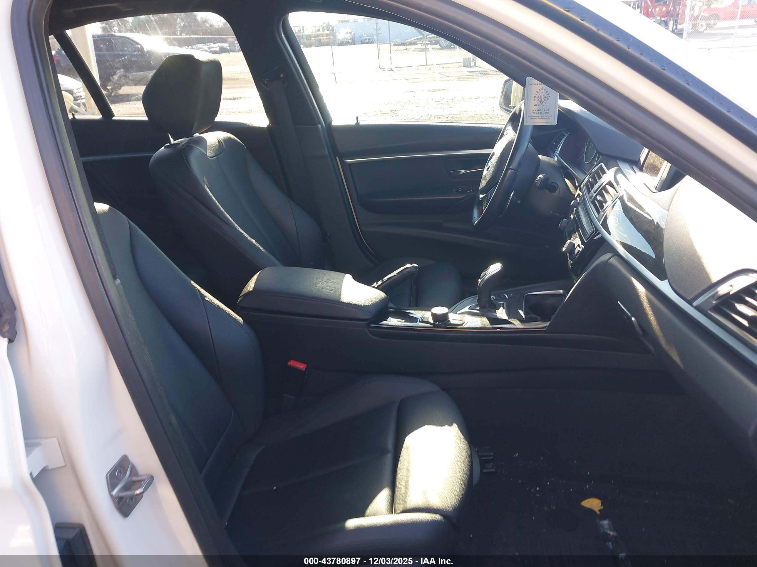 BMW 328I image 5