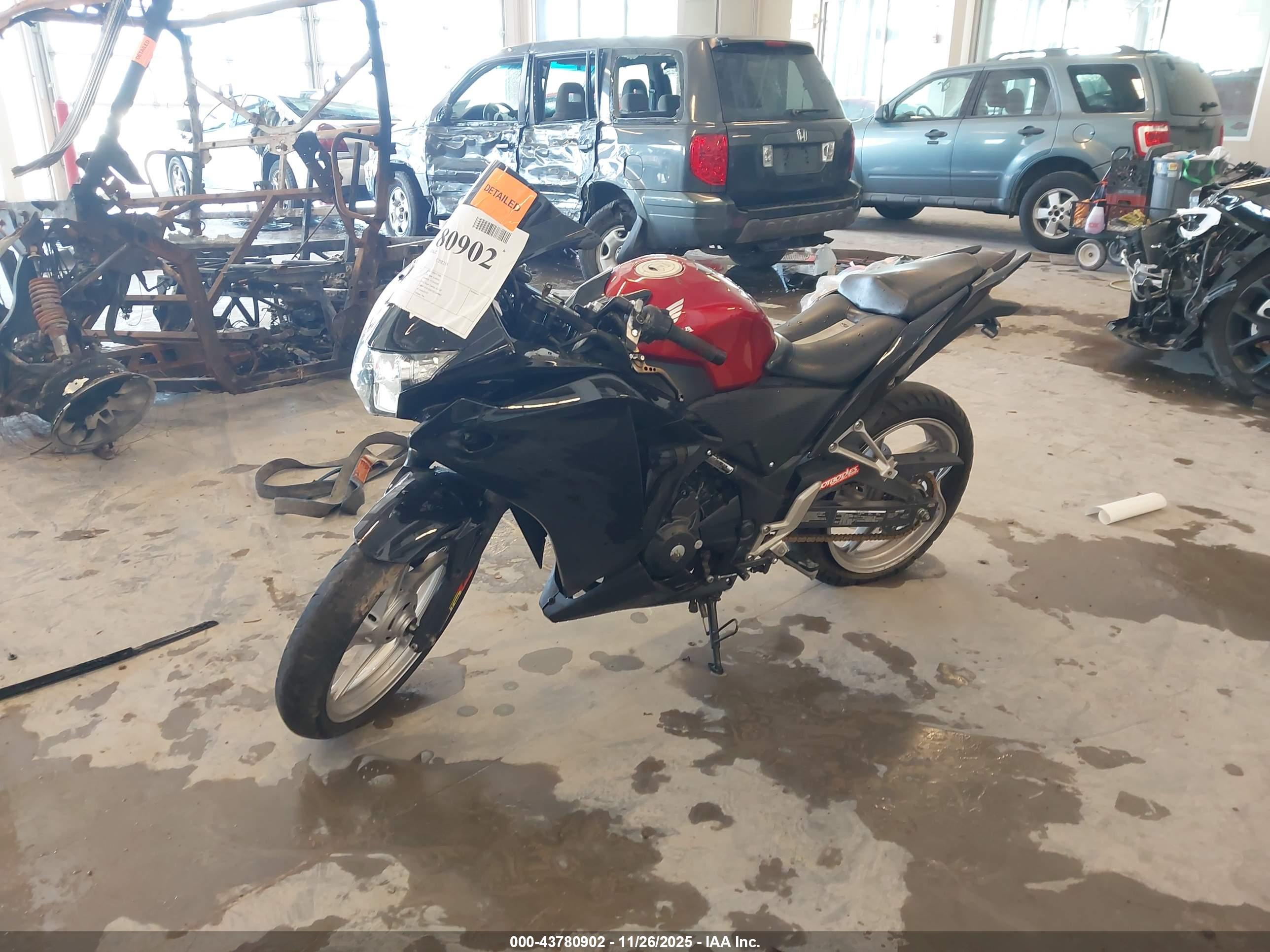 HONDA CBR250 image 2