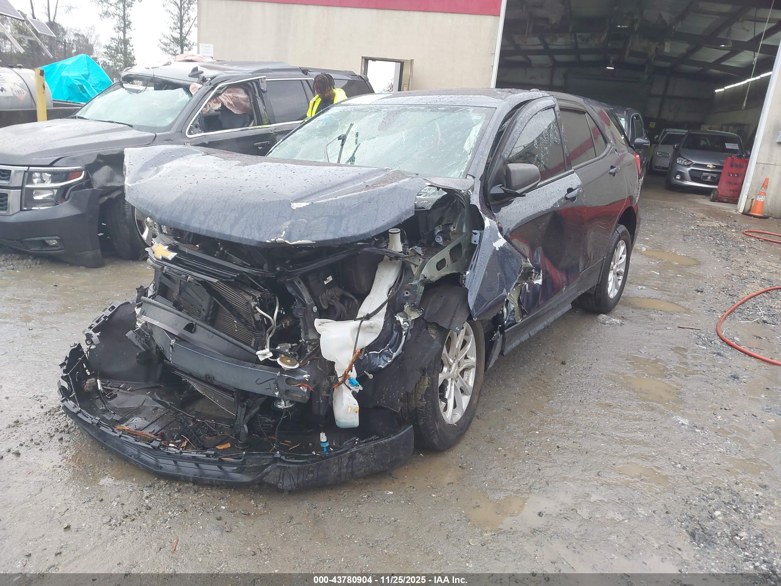 CHEVROLET EQUINOX image 2
