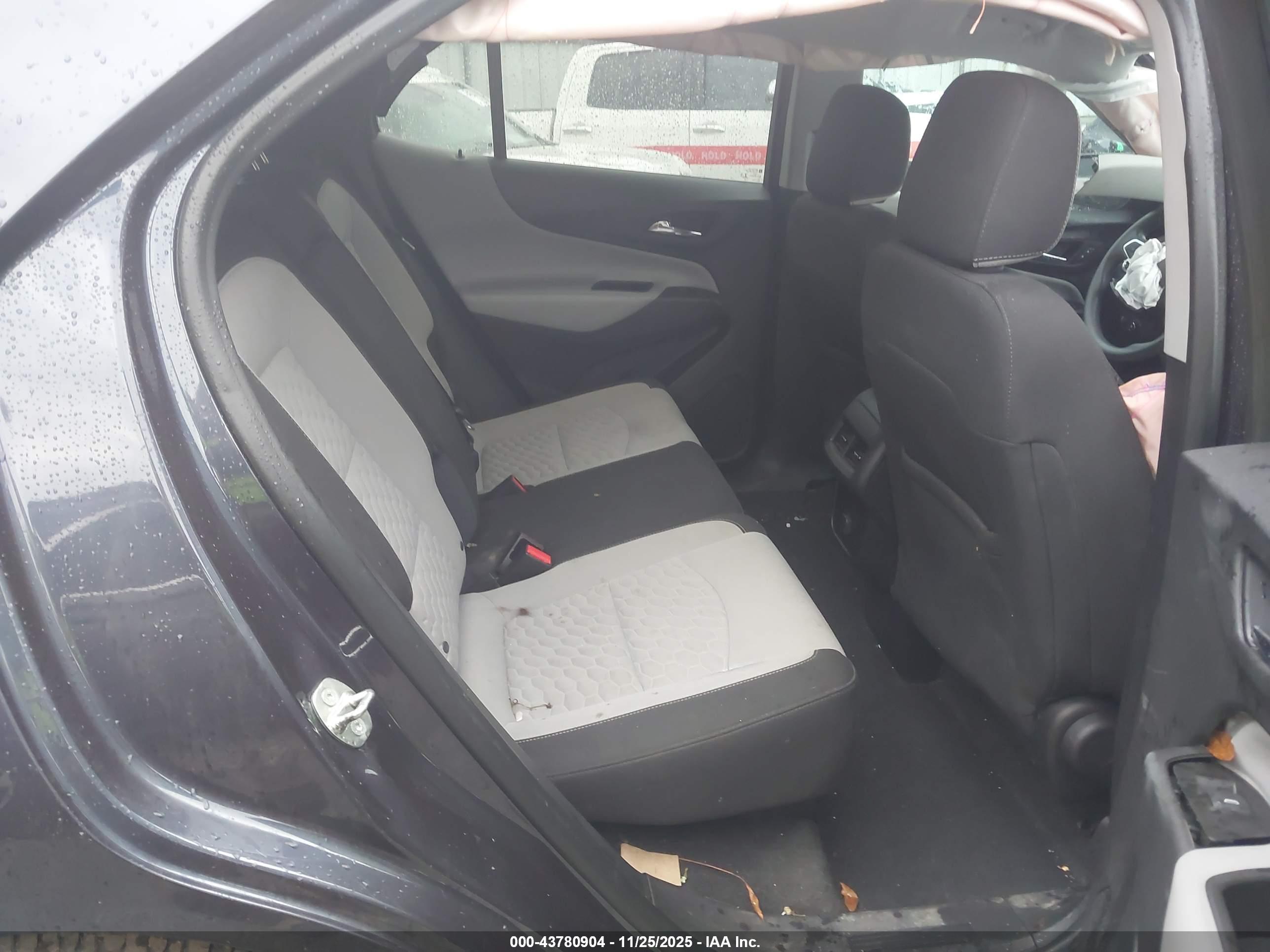 CHEVROLET EQUINOX image 8
