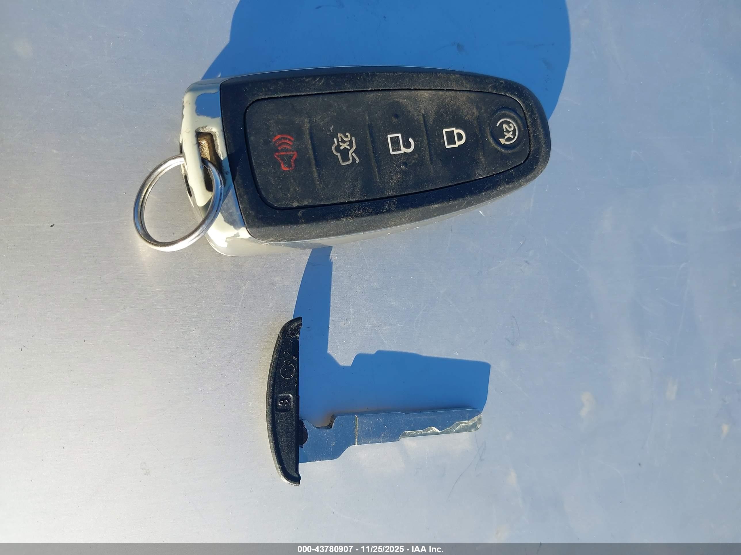 FORD ESCAPE image 11