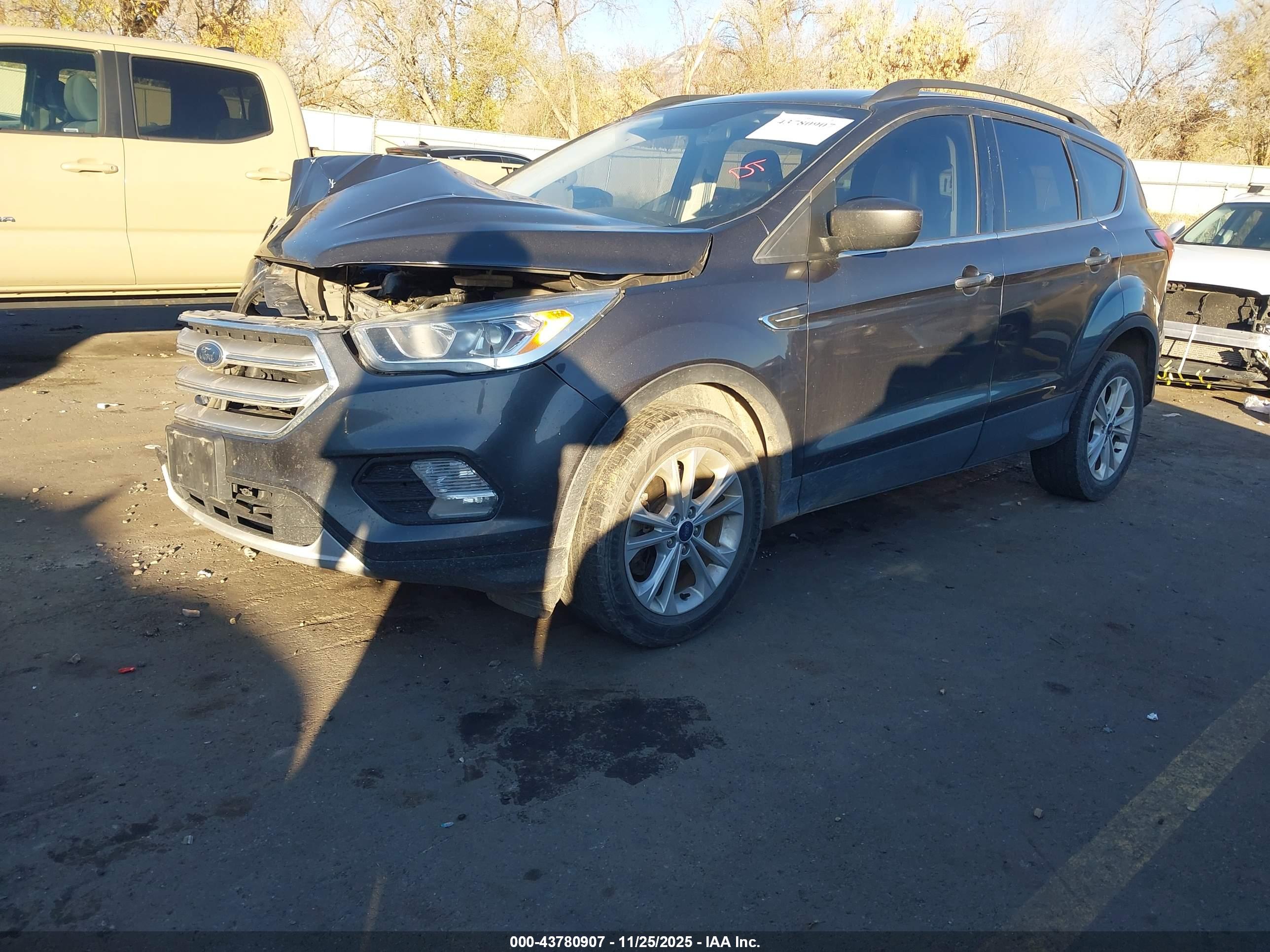 FORD ESCAPE image 2