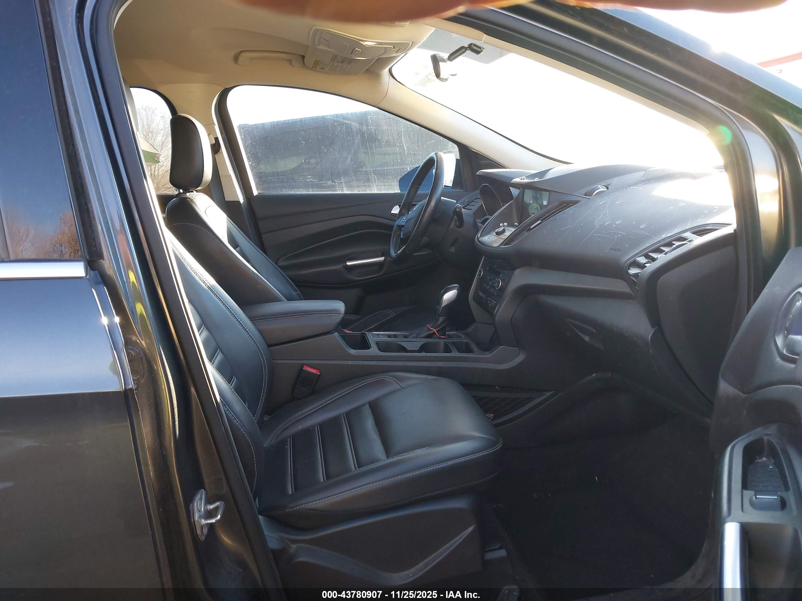 FORD ESCAPE image 5