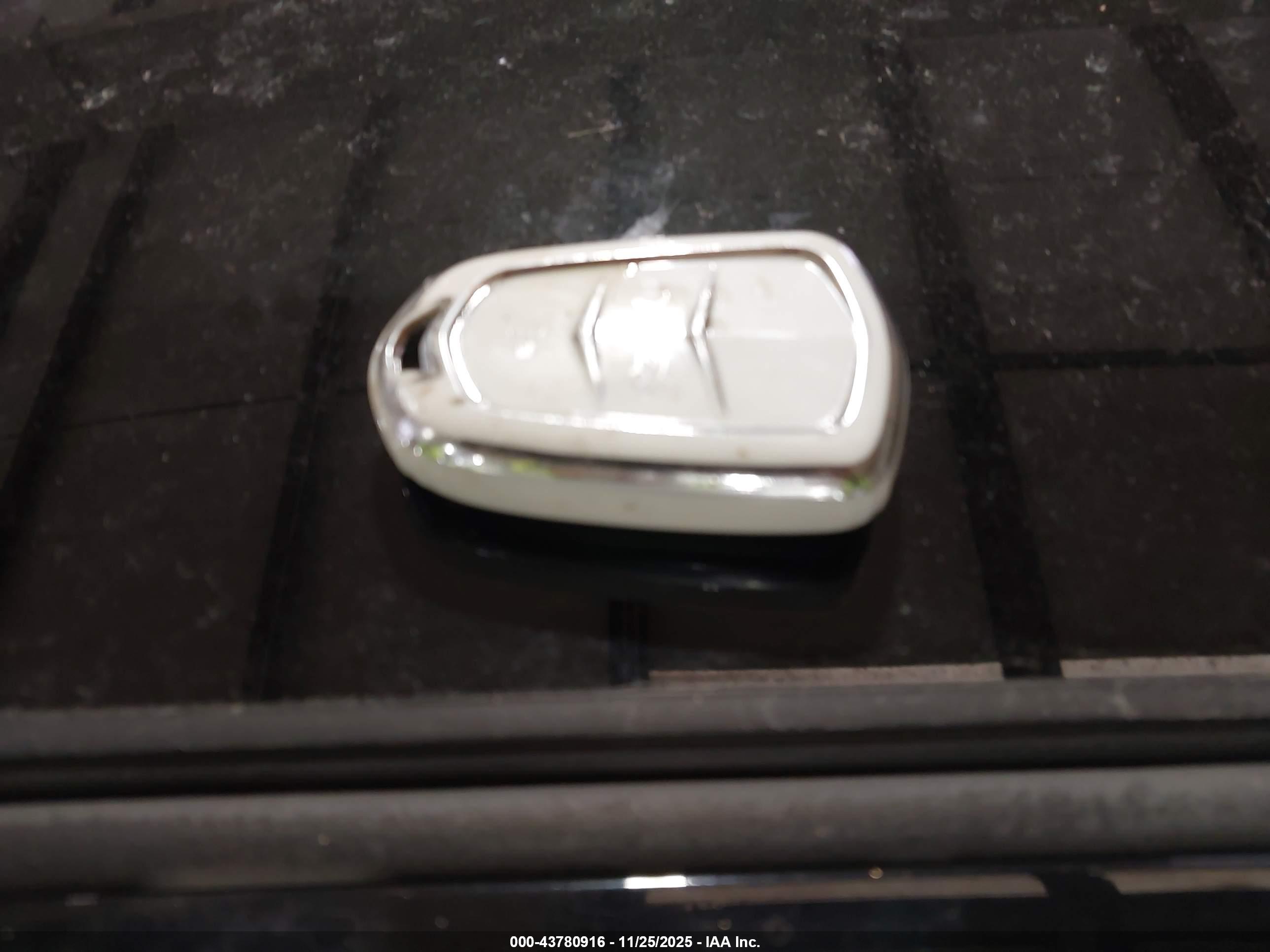 CADILLAC XT4 image 11