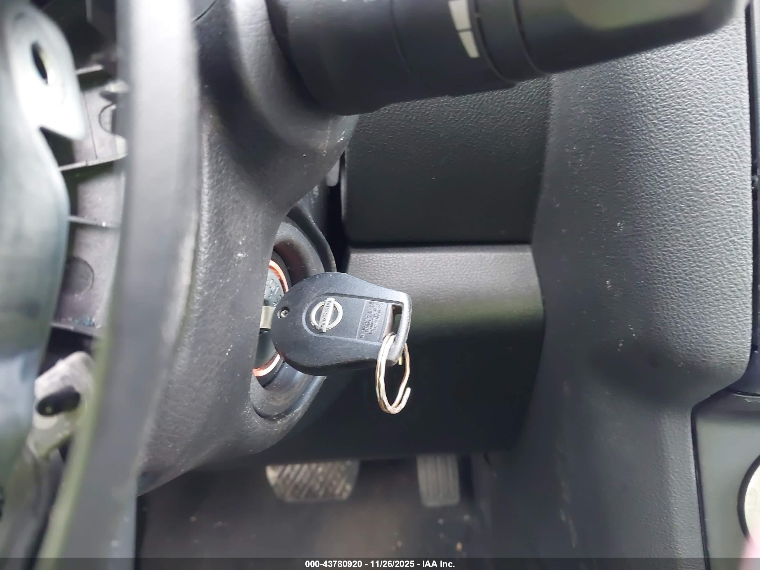 NISSAN ROGUE image 11