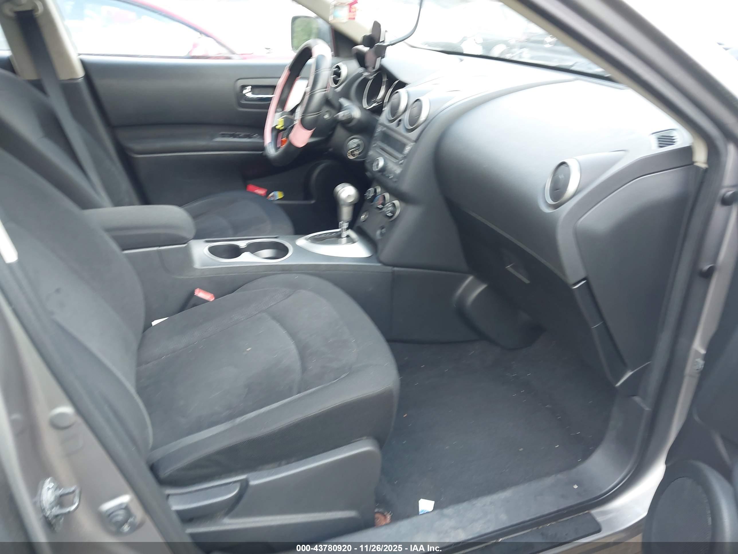 NISSAN ROGUE image 5