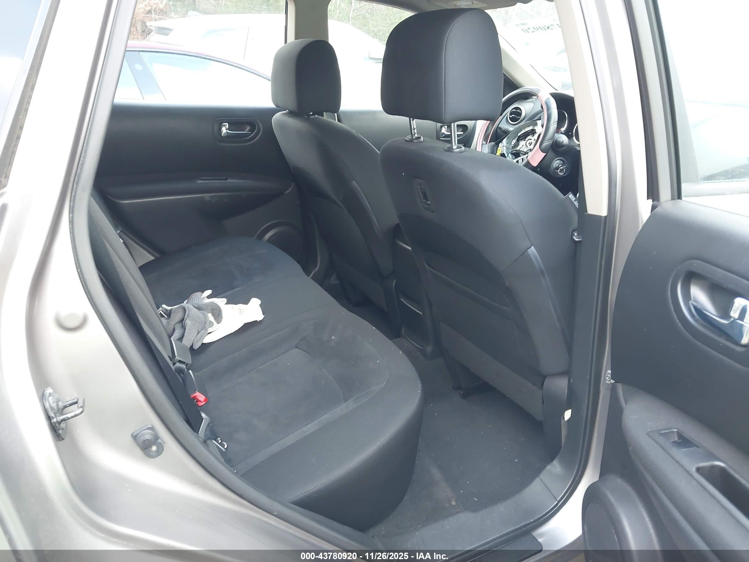NISSAN ROGUE image 8