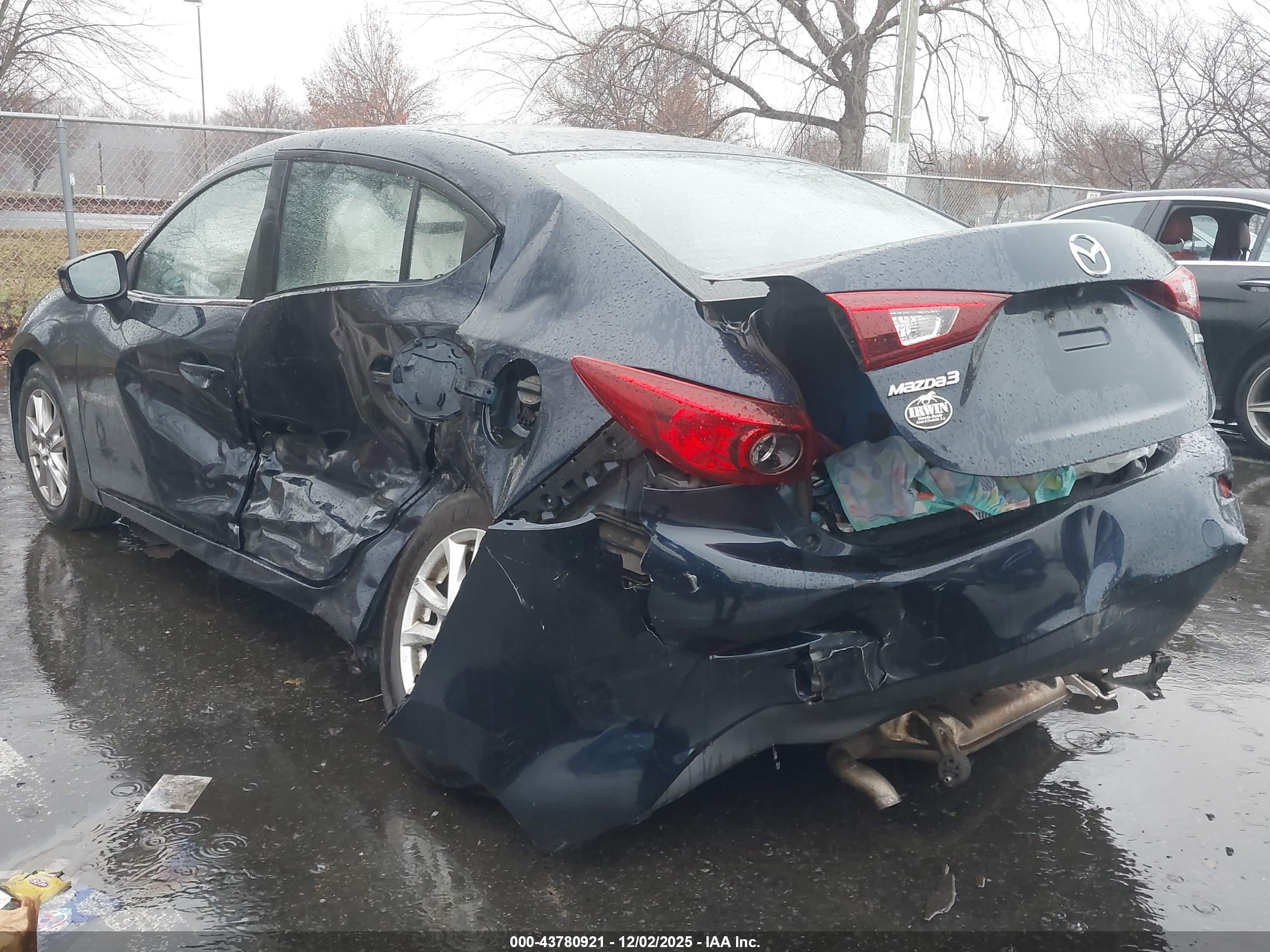 MAZDA MAZDA3 image 3