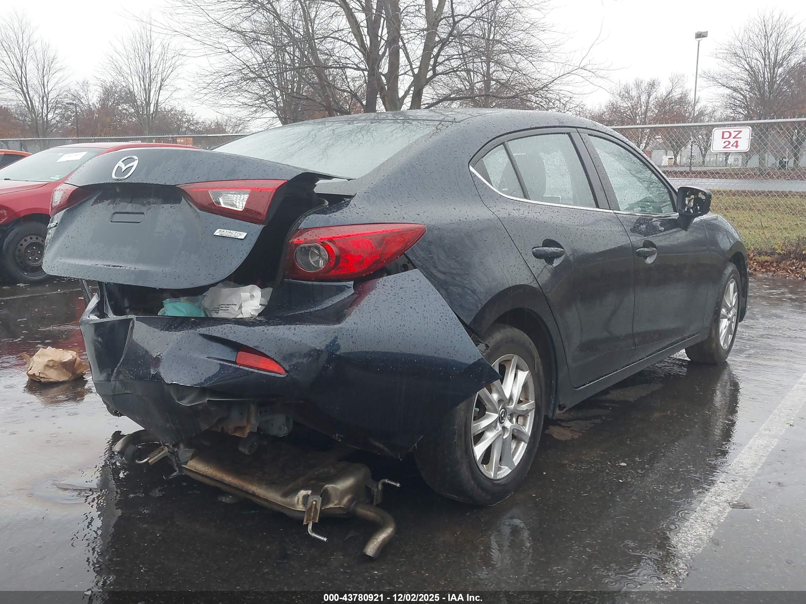 MAZDA MAZDA3 image 4