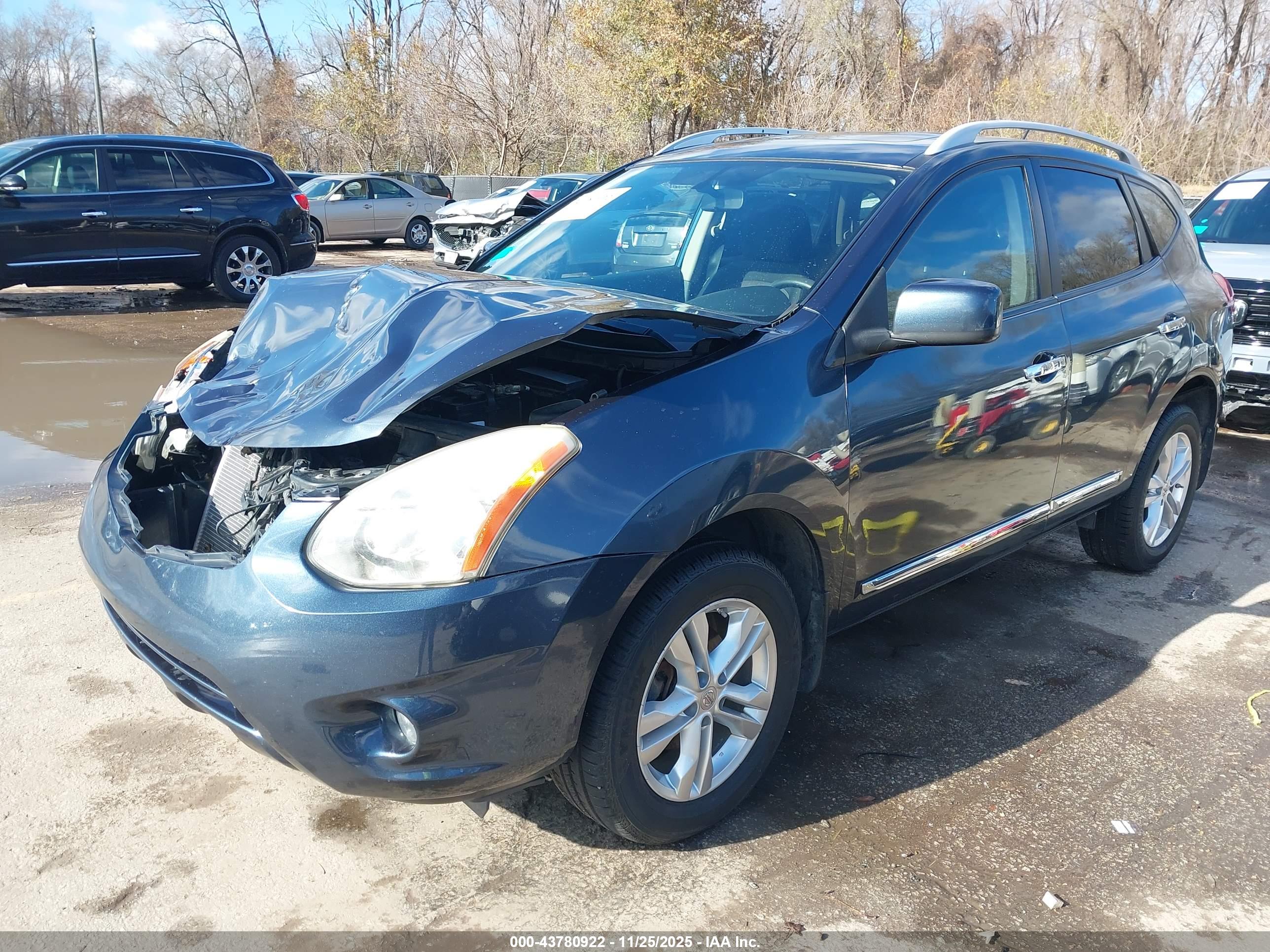 NISSAN ROGUE image 2