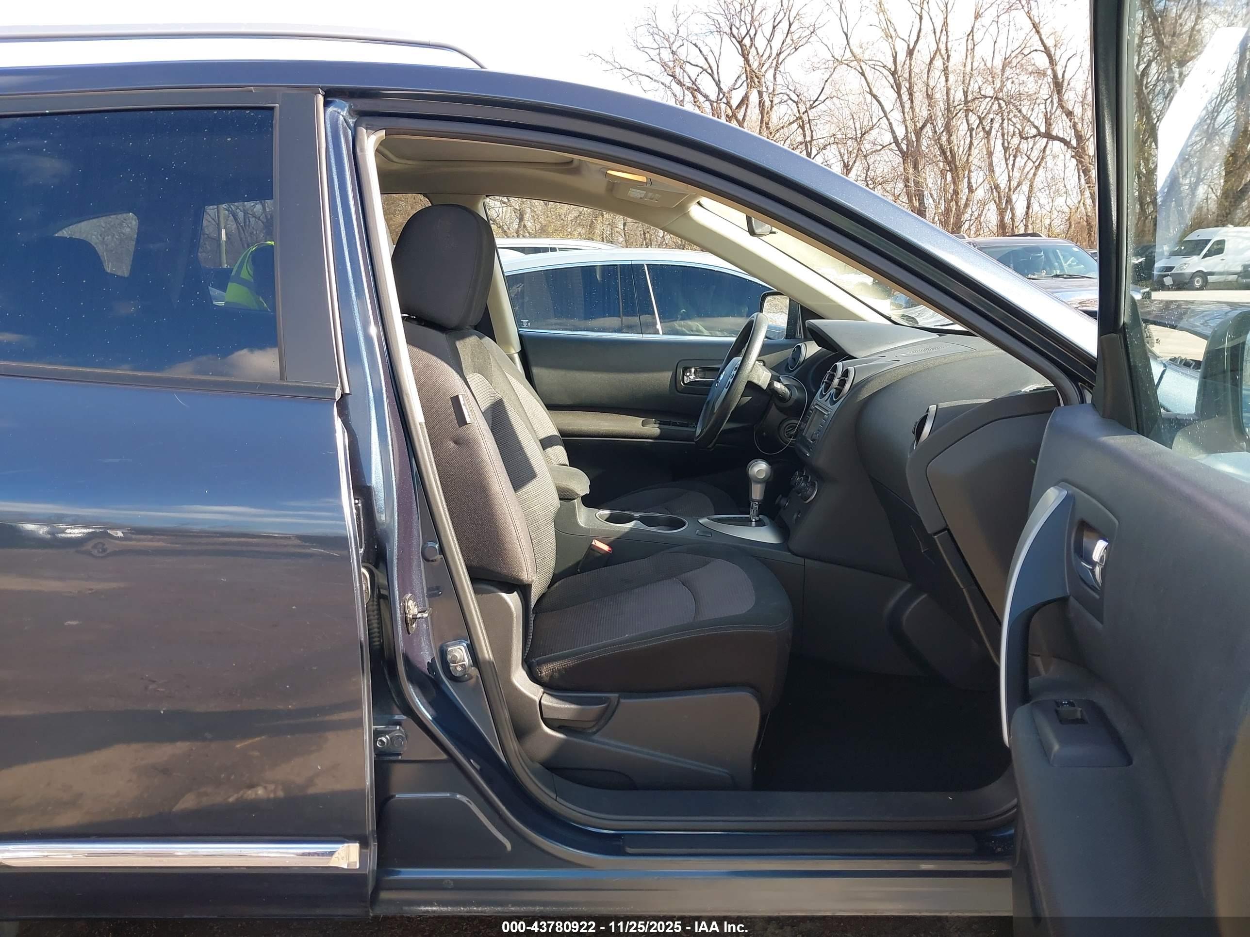 NISSAN ROGUE image 5