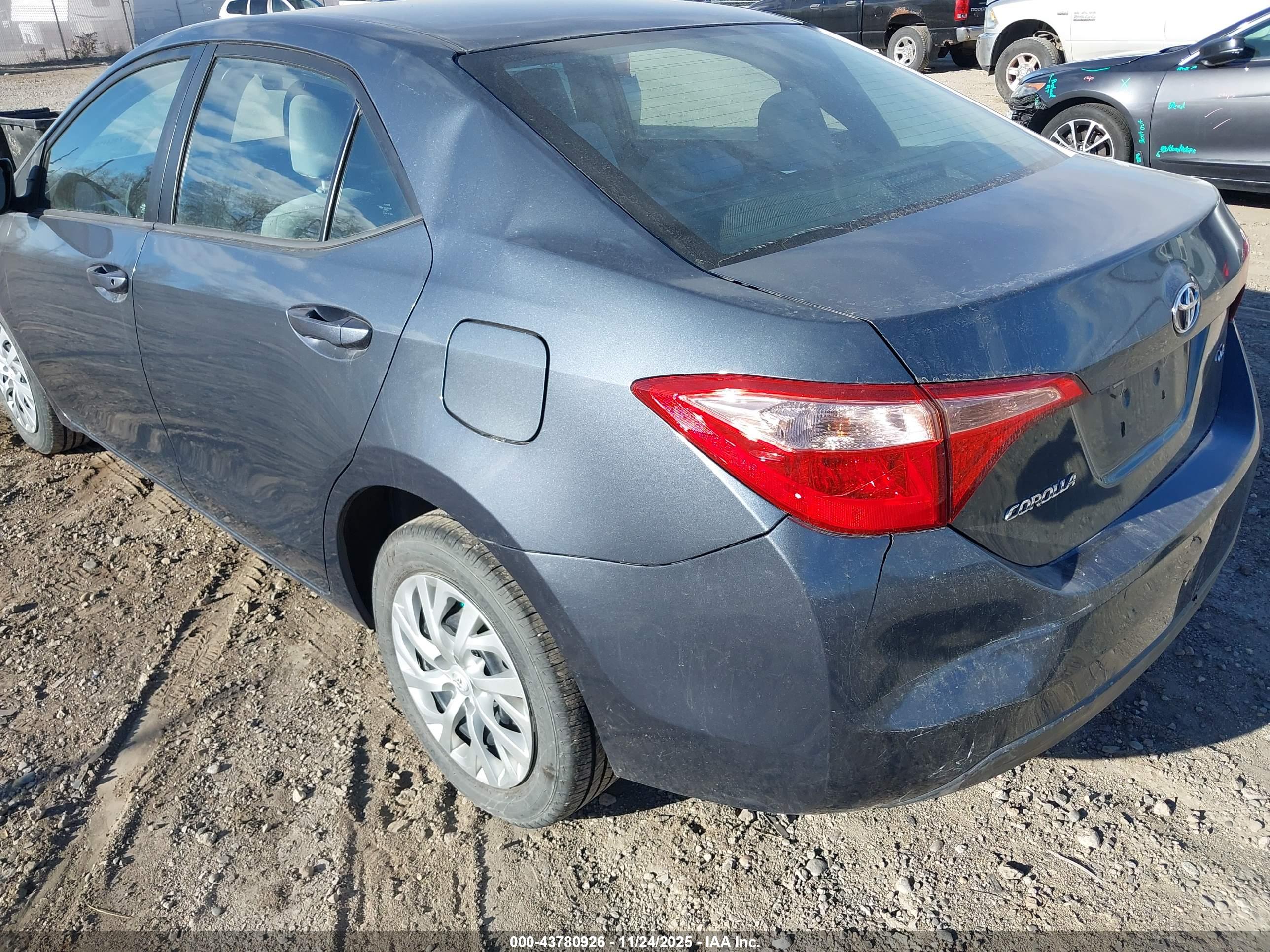 TOYOTA COROLLA image 6