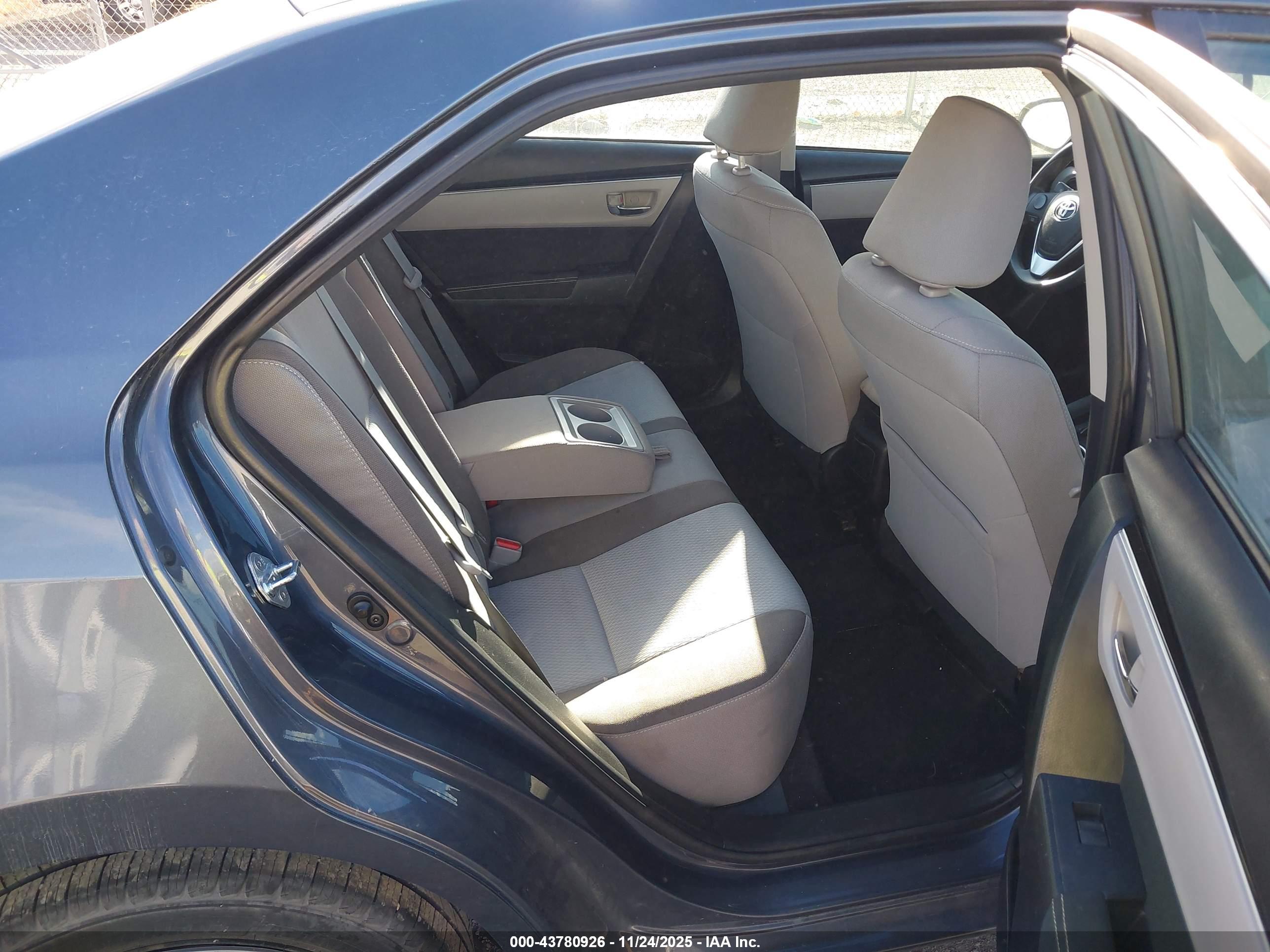TOYOTA COROLLA image 8