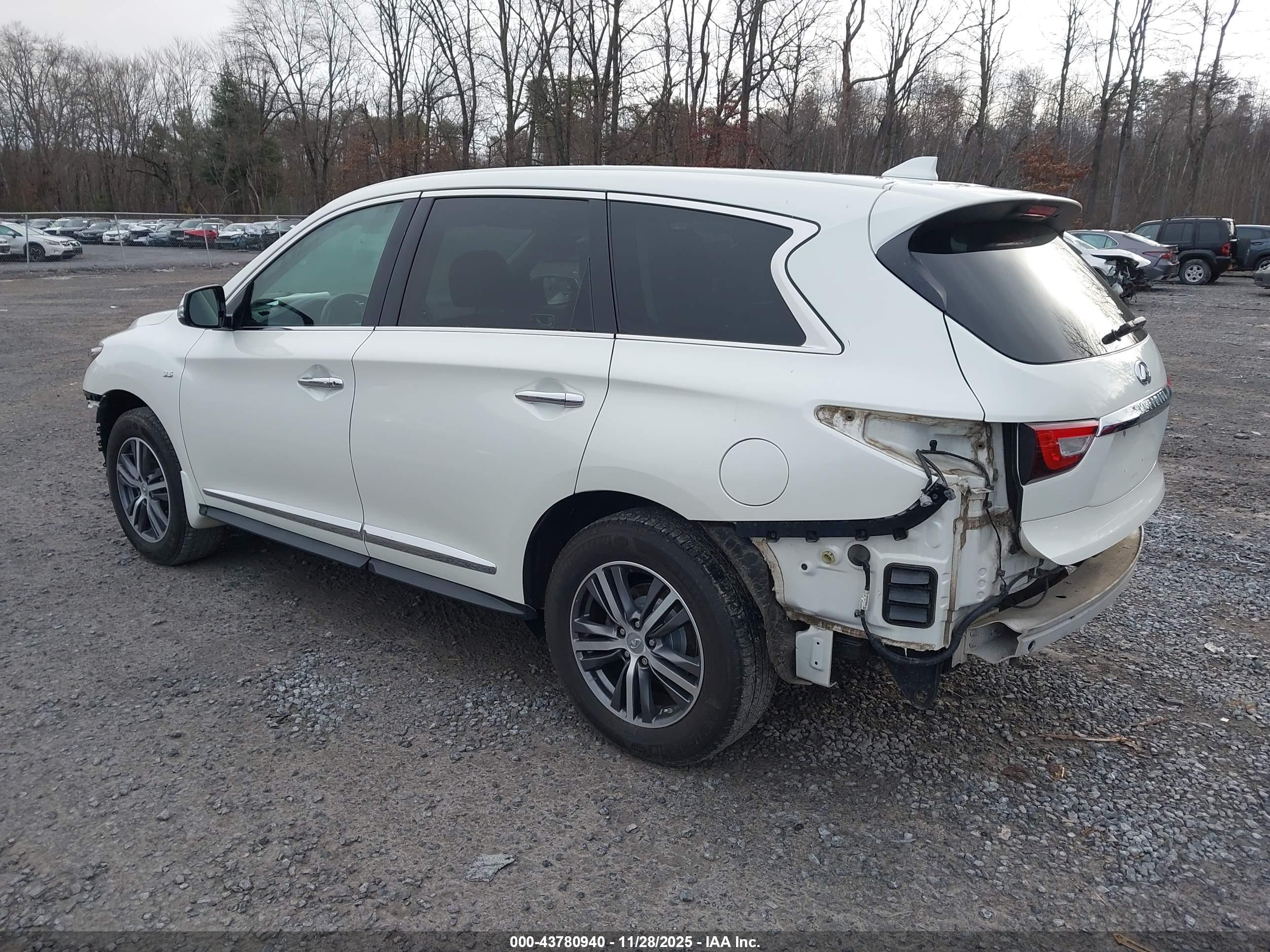 INFINITI QX60 image 3
