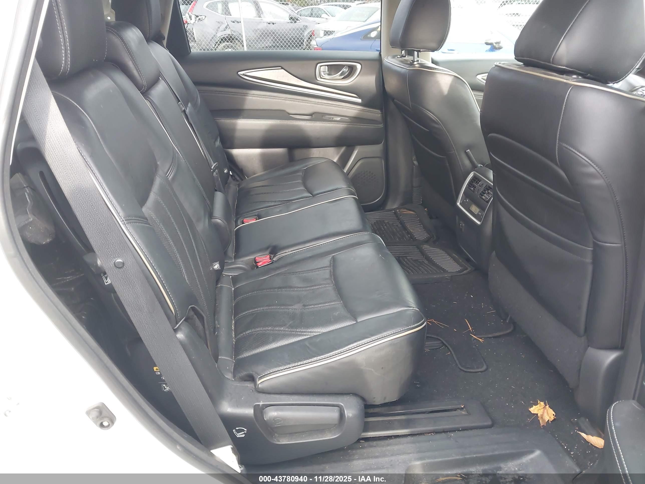 INFINITI QX60 image 8