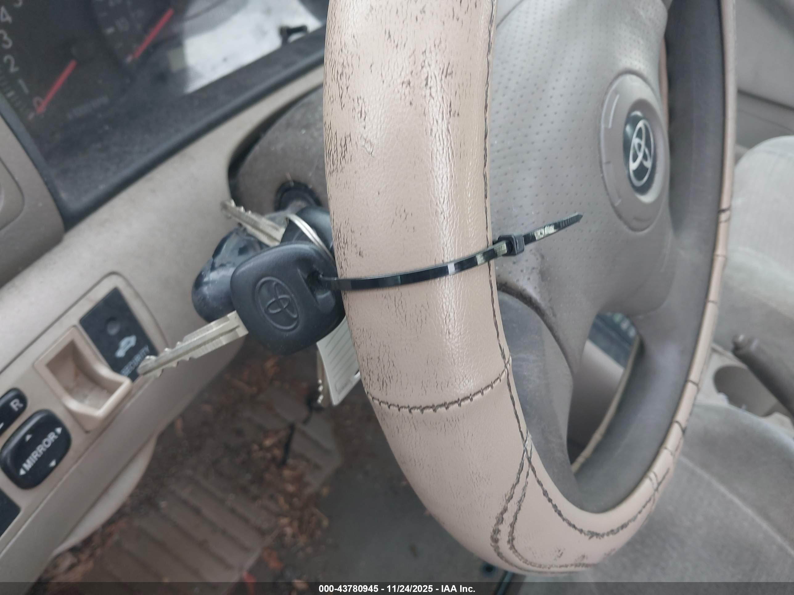 TOYOTA COROLLA image 11