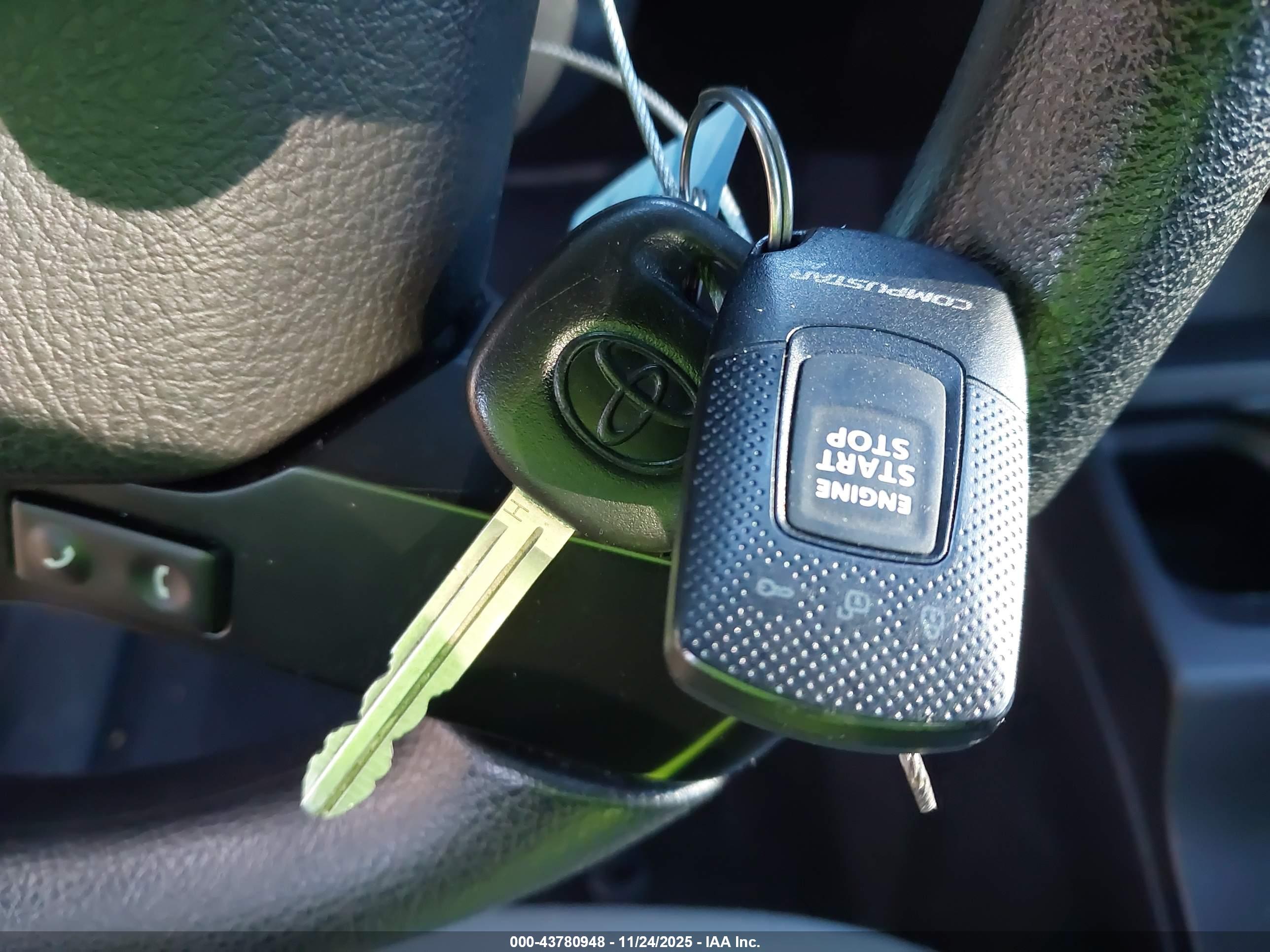 TOYOTA TACOMA image 11