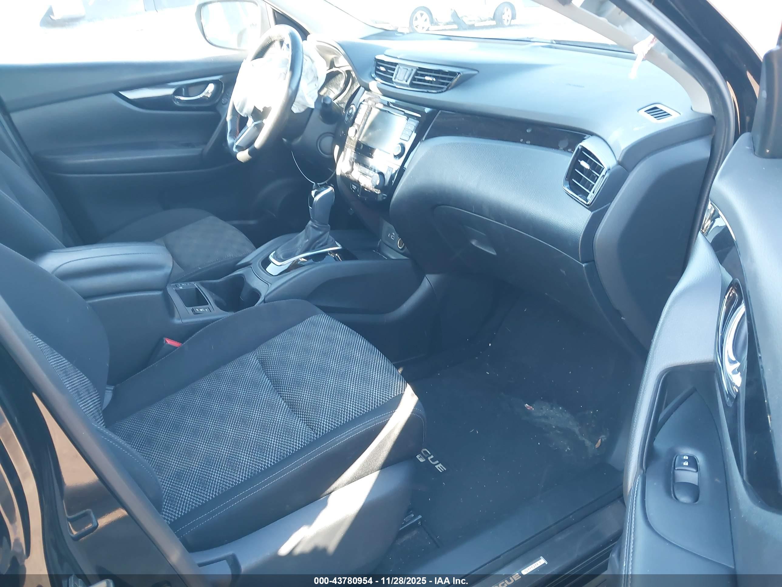 NISSAN ROGUE image 5