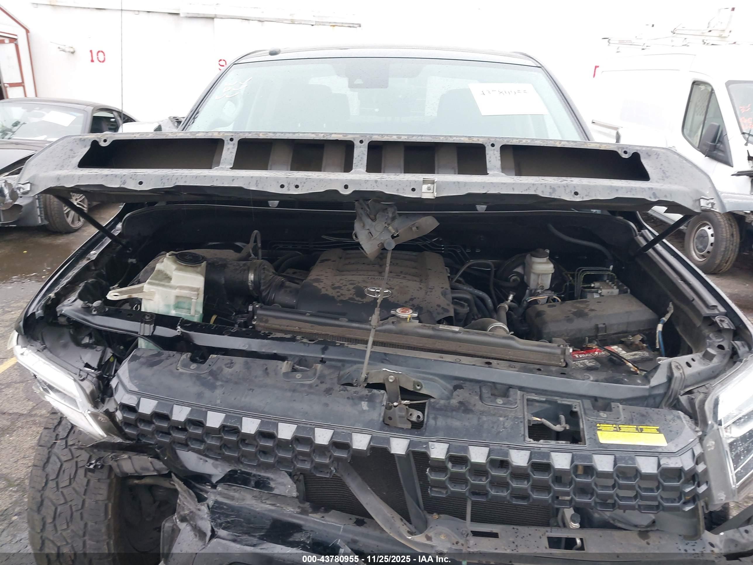 TOYOTA TUNDRA image 10
