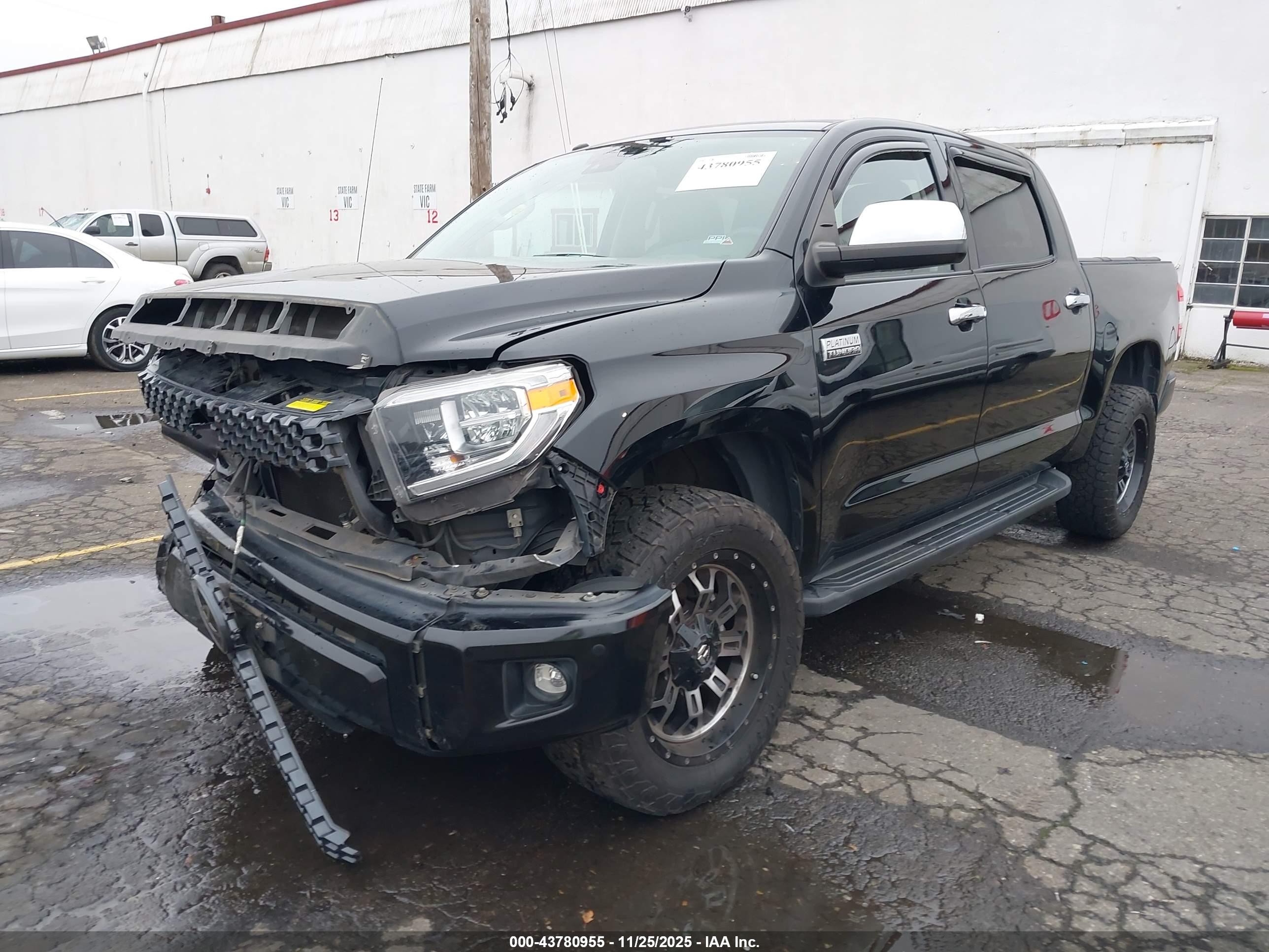 TOYOTA TUNDRA image 2
